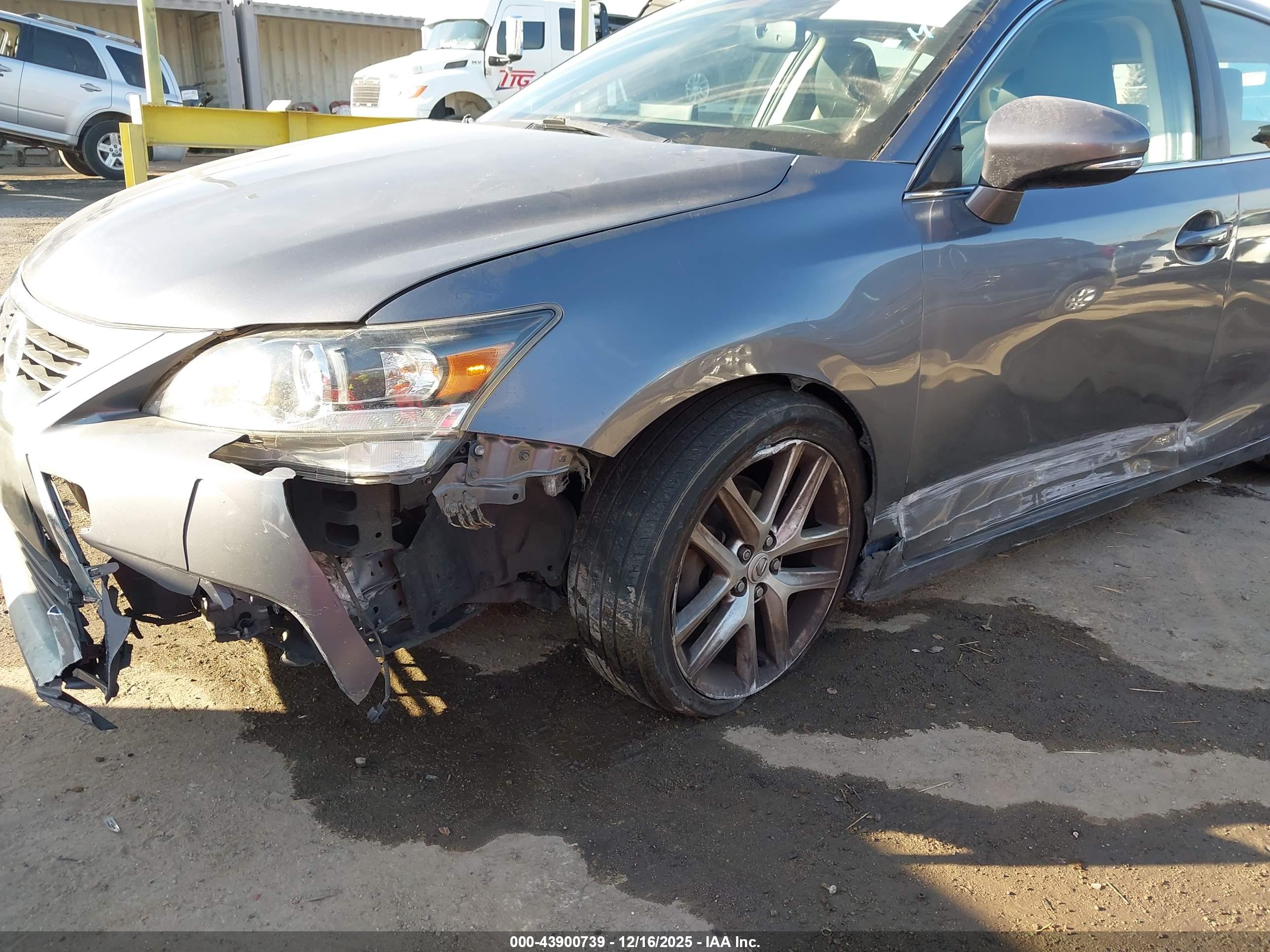 LEXUS CT image 6