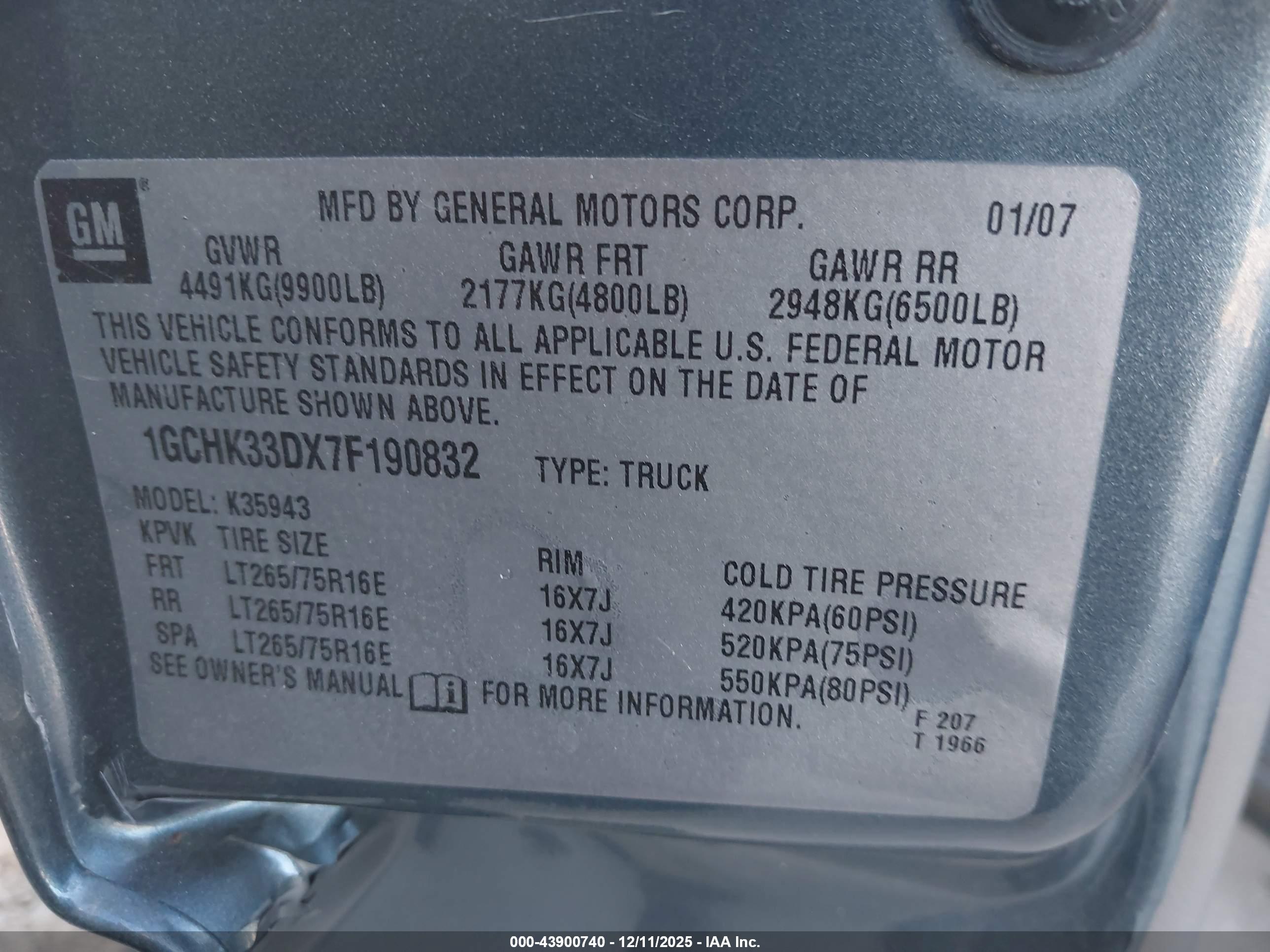 CHEVROLET SILVERADO image 9