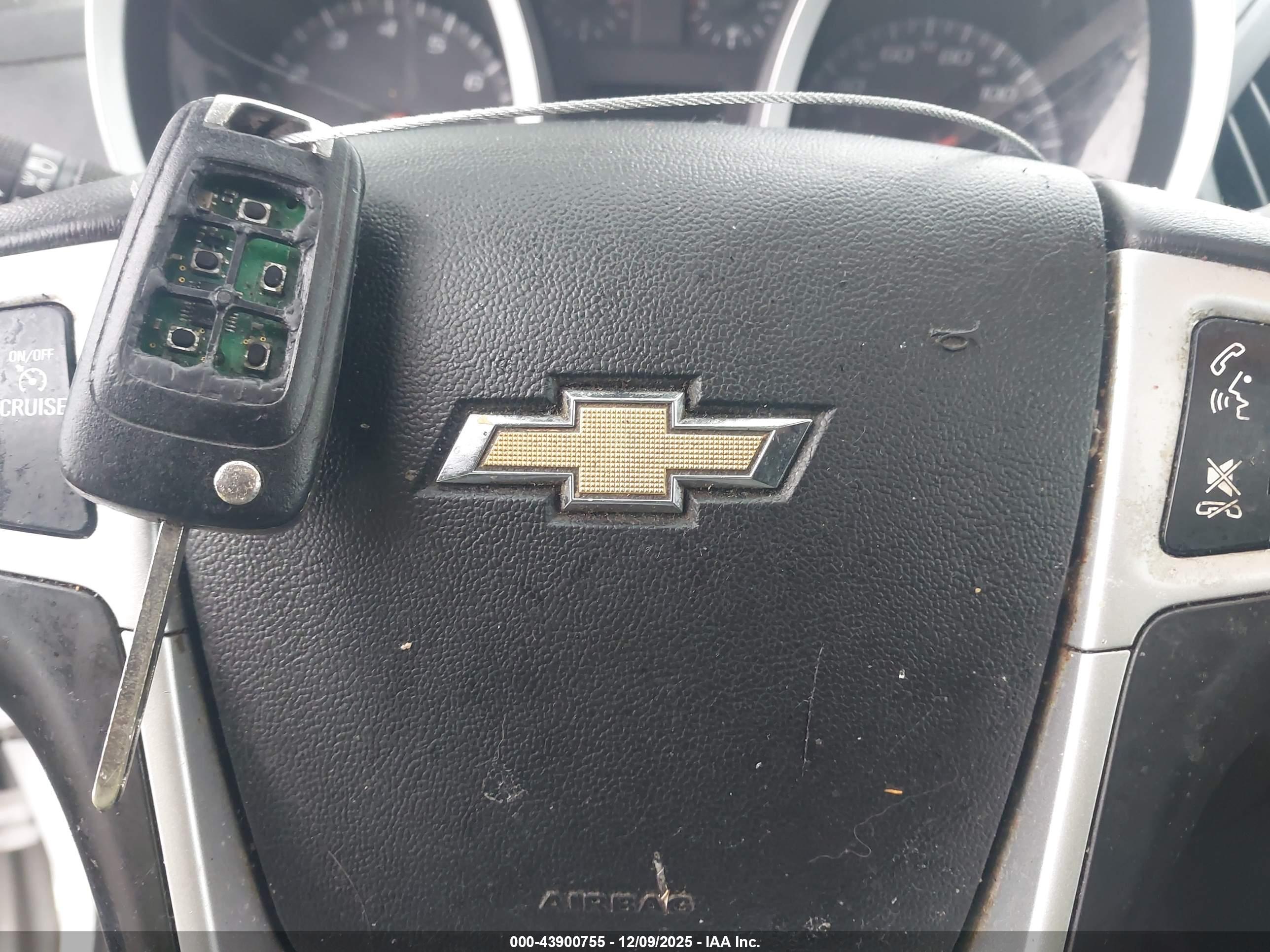 CHEVROLET EQUINOX image 11
