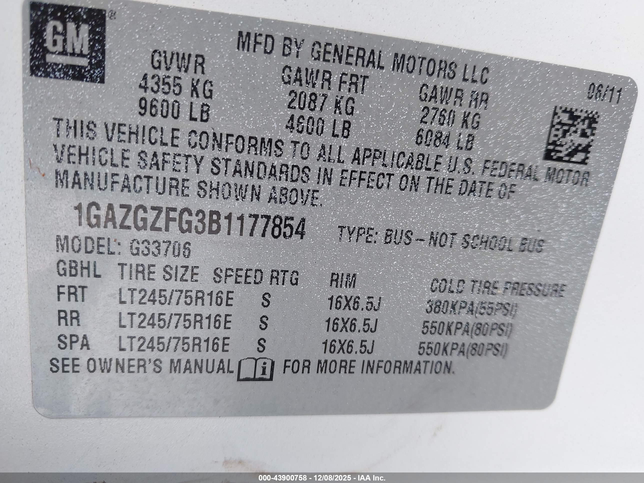 CHEVROLET EXPRESS image 9