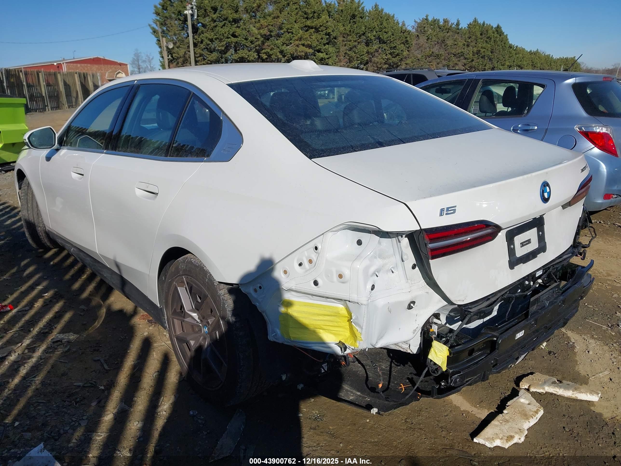 BMW I5 image 3