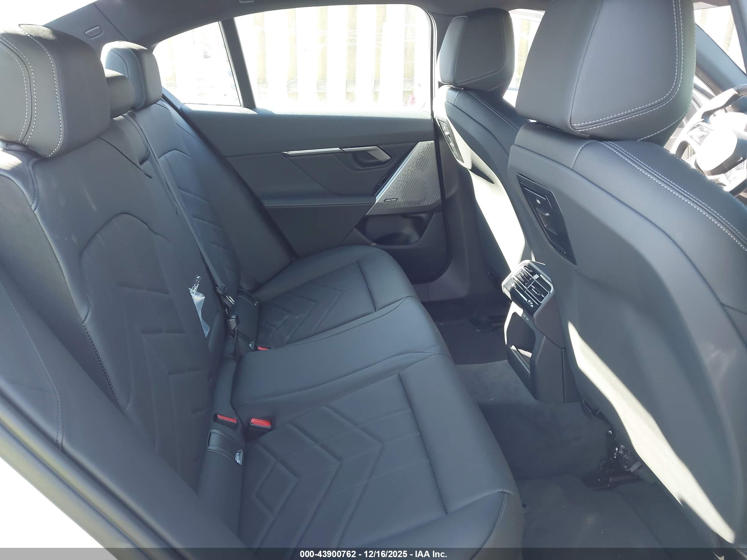BMW I5 image 8