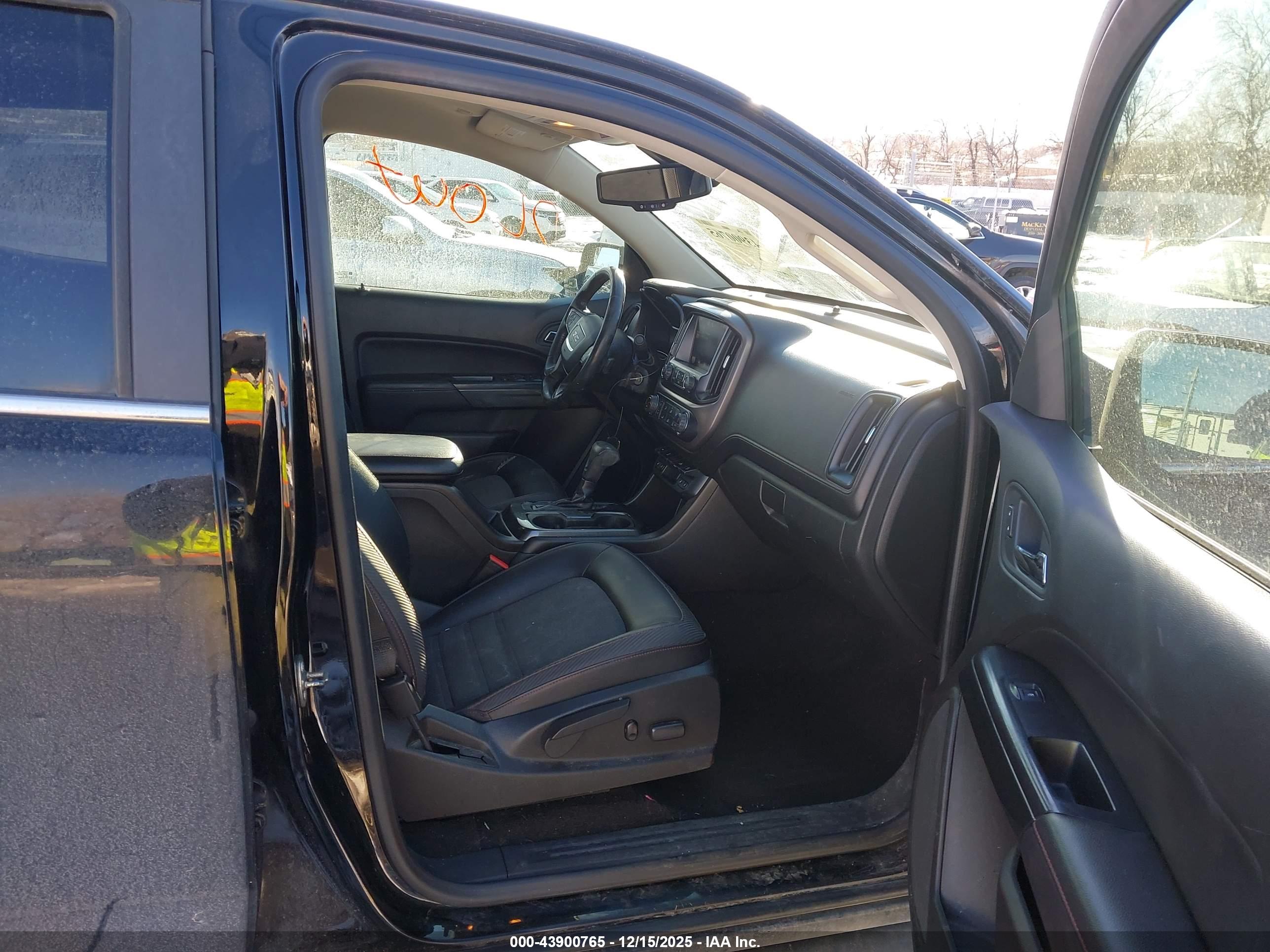 GMC CANYON image 5