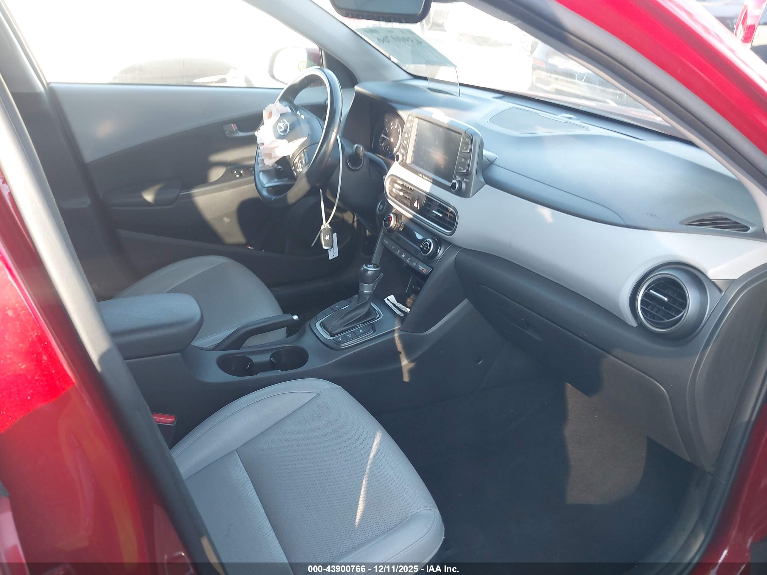 HYUNDAI KONA image 5