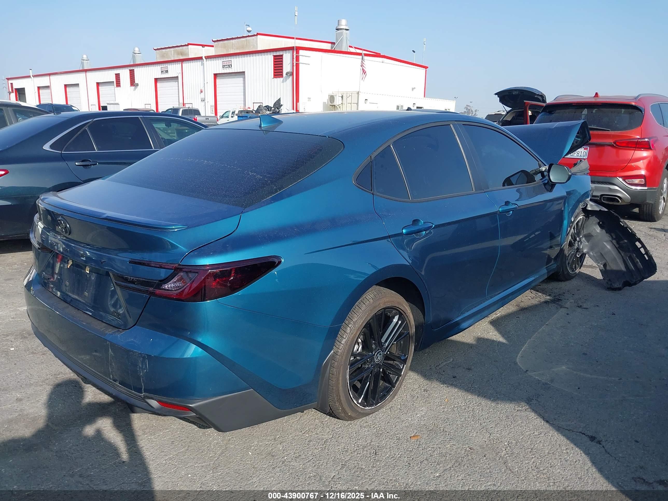TOYOTA CAMRY image 4
