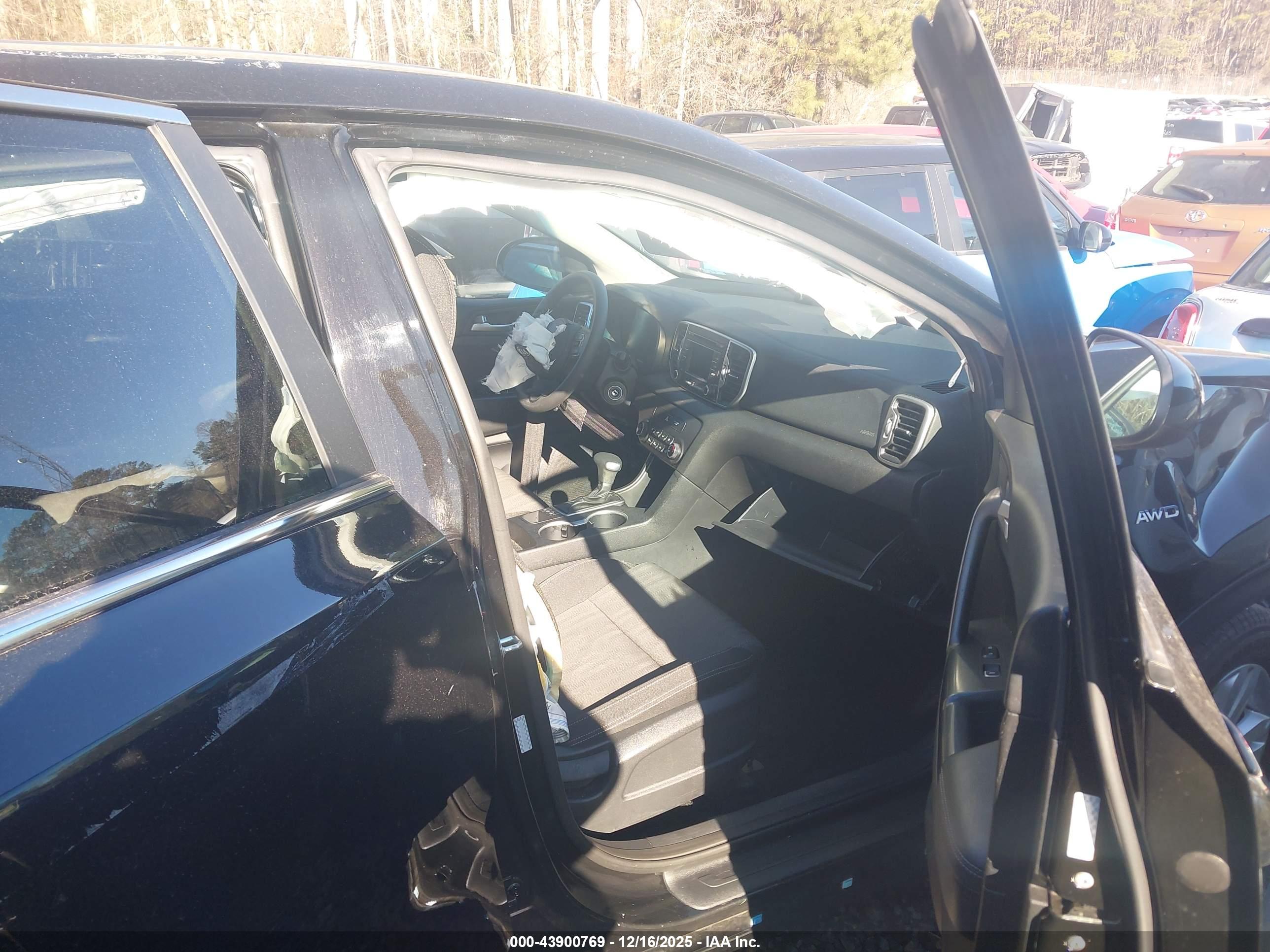 KIA SPORTAGE image 5