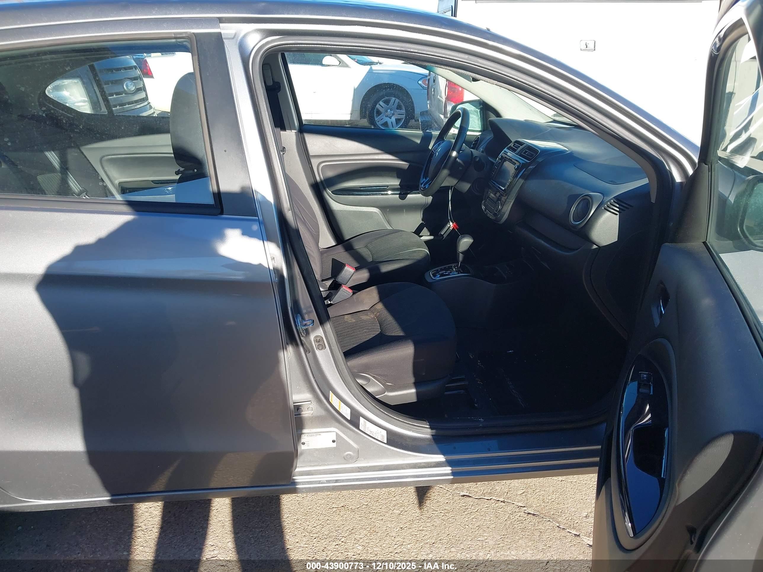 MITSUBISHI MIRAGE image 5