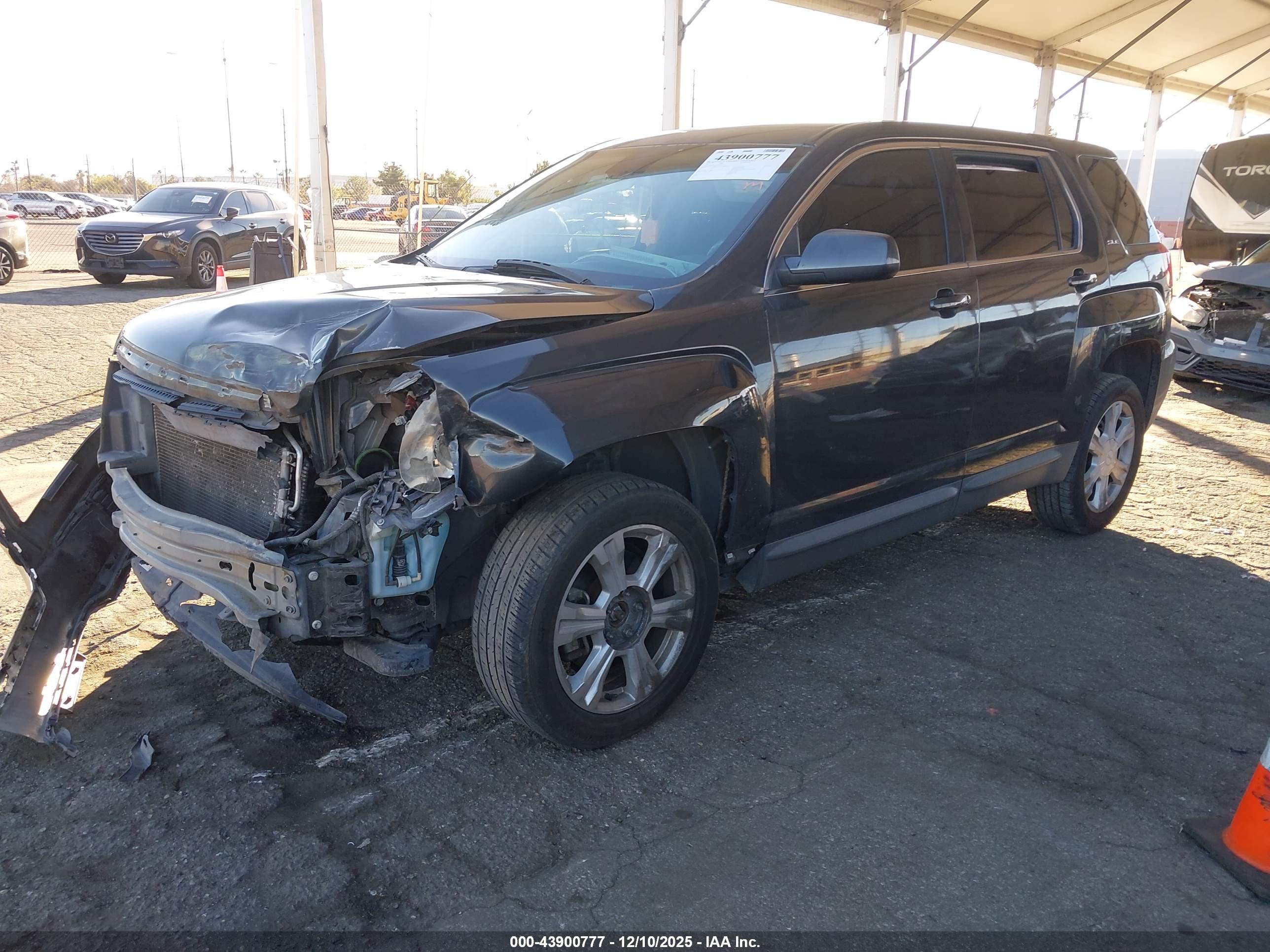 GMC TERRAIN image 2