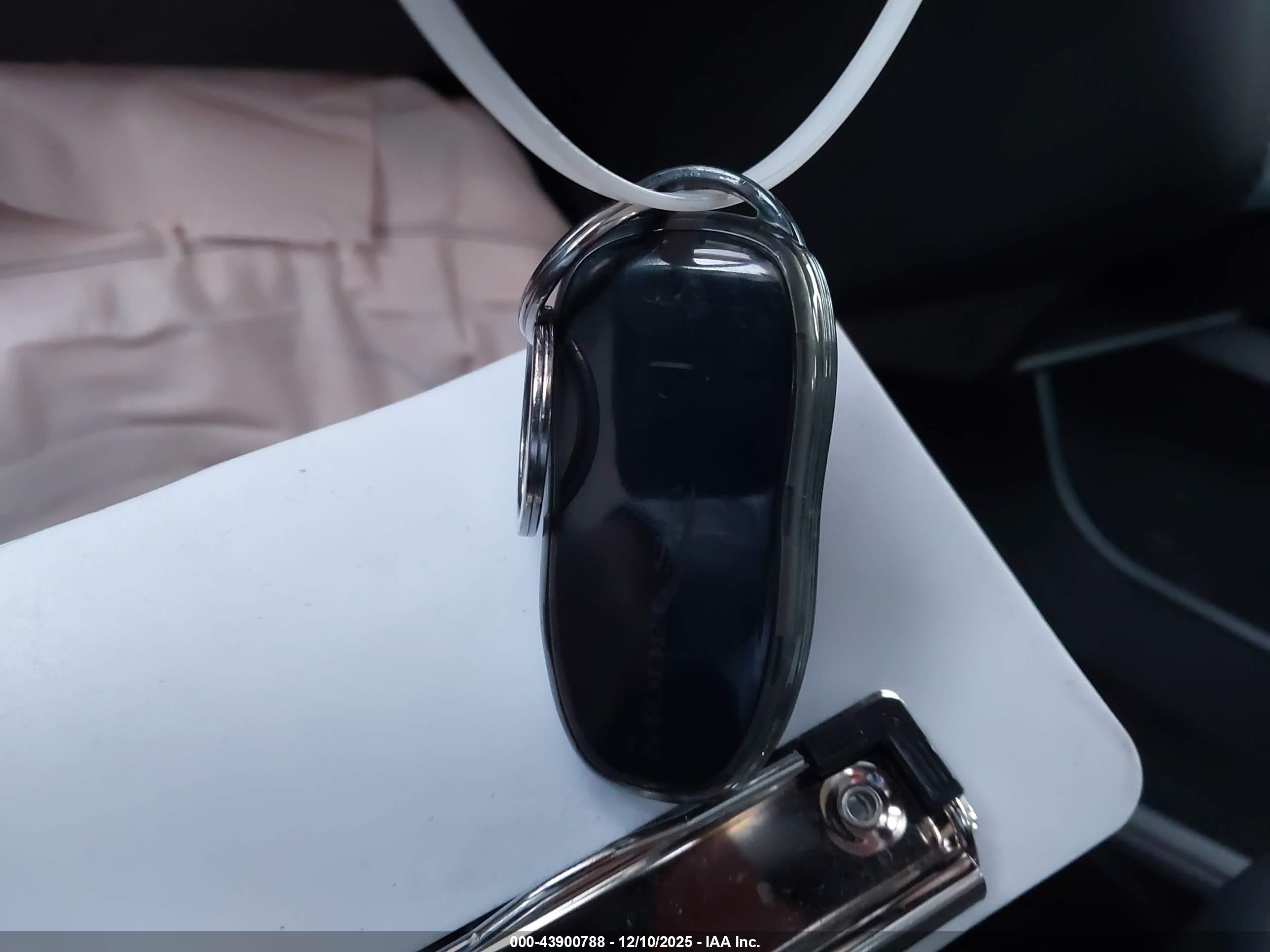 TESLA MODEL image 11