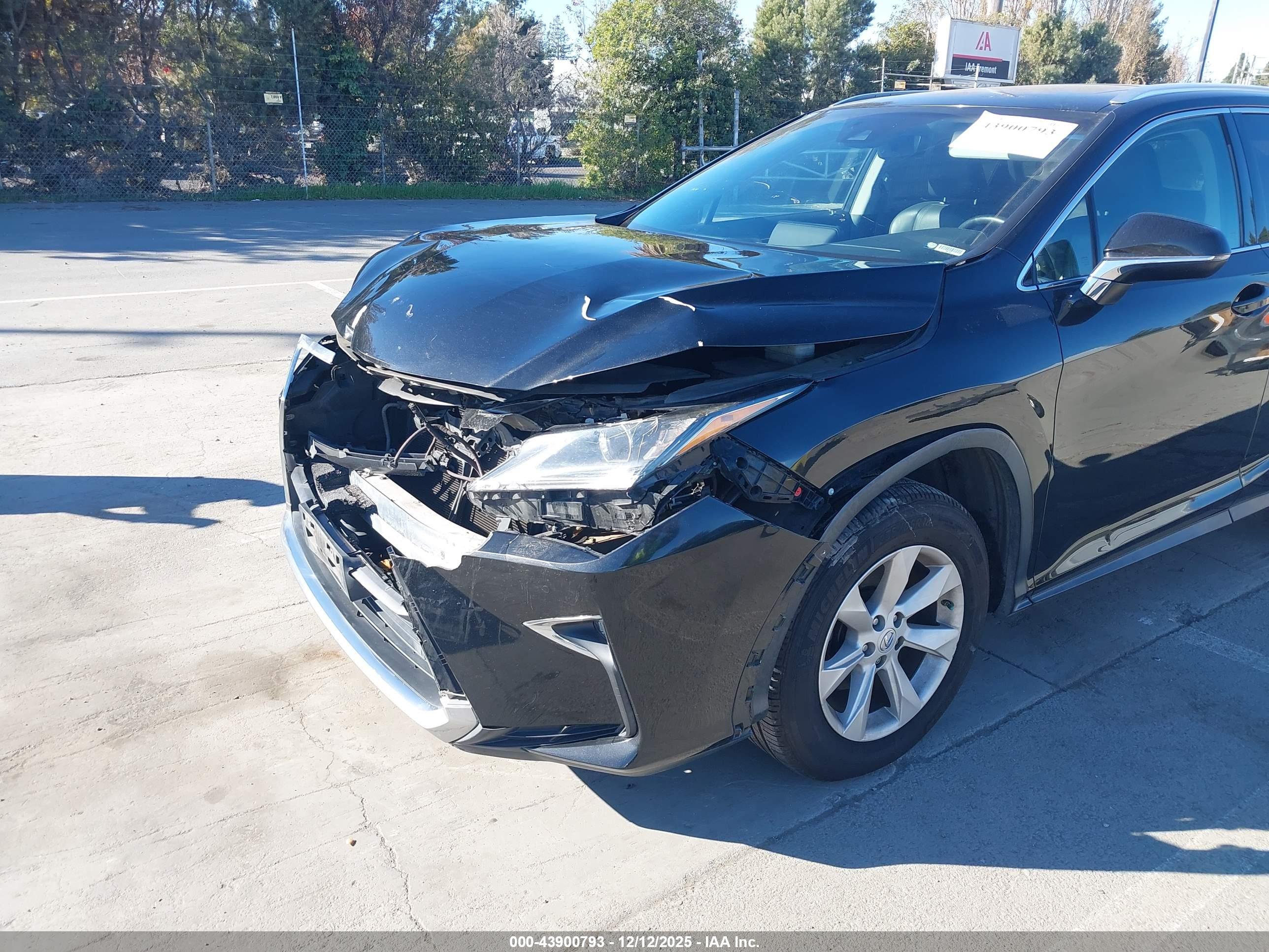 LEXUS RX image 6