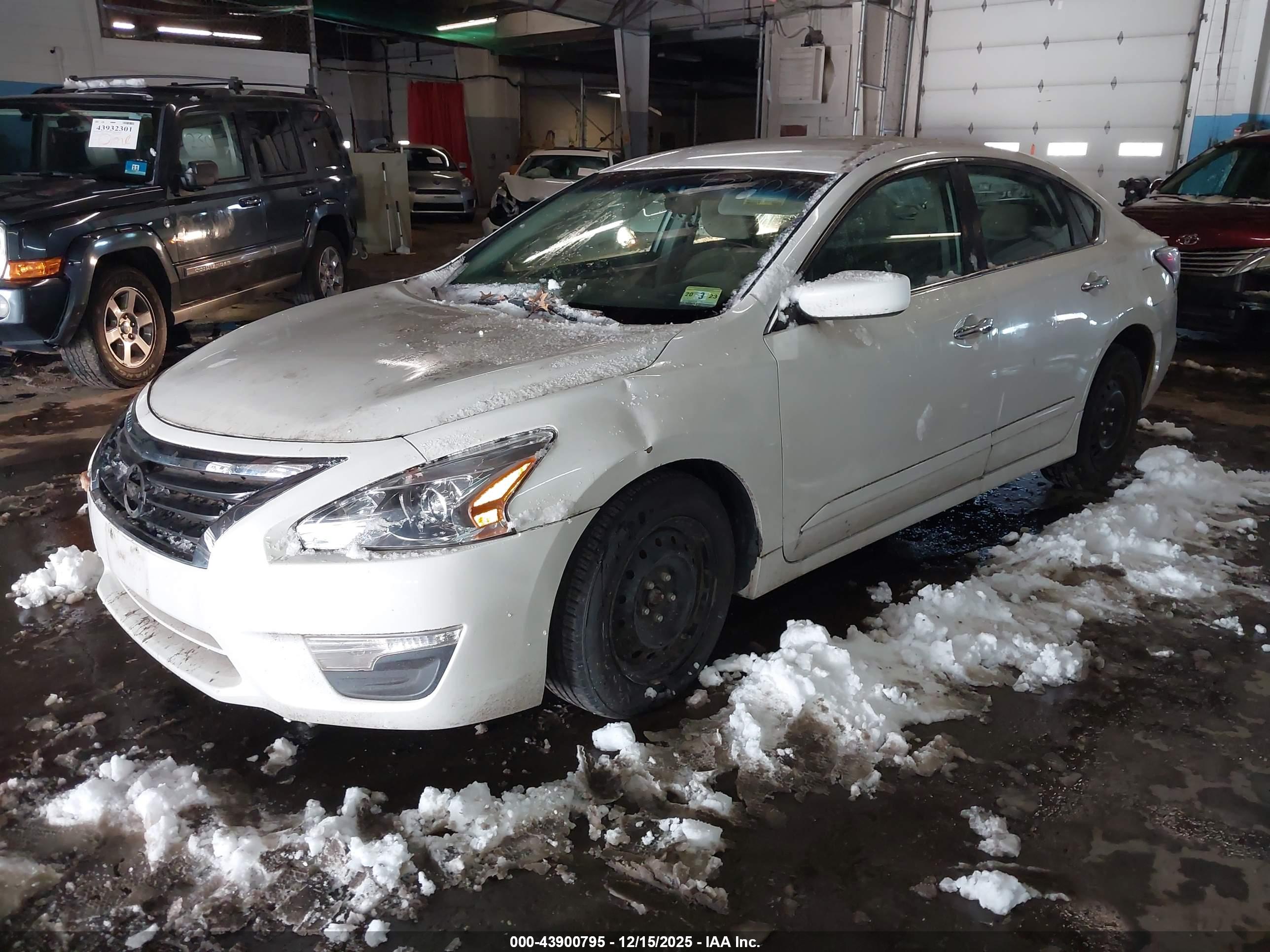 NISSAN ALTIMA image 2