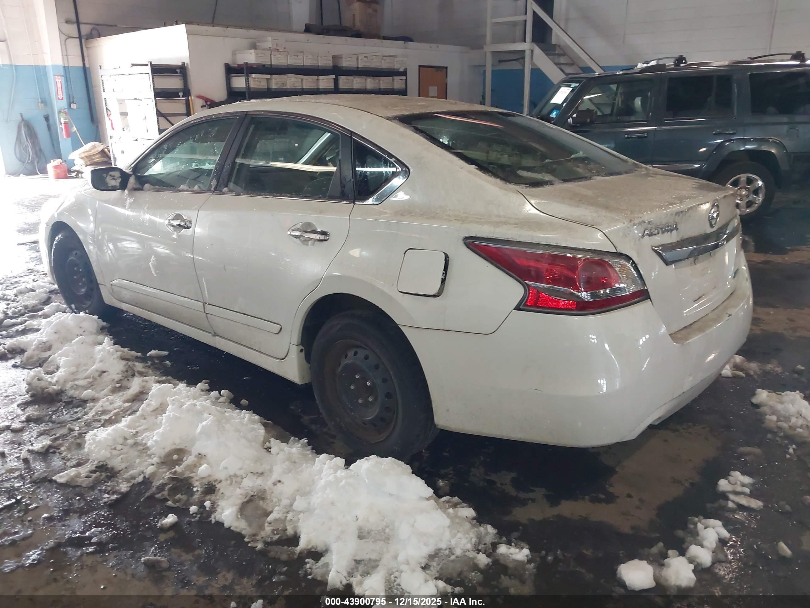NISSAN ALTIMA image 3