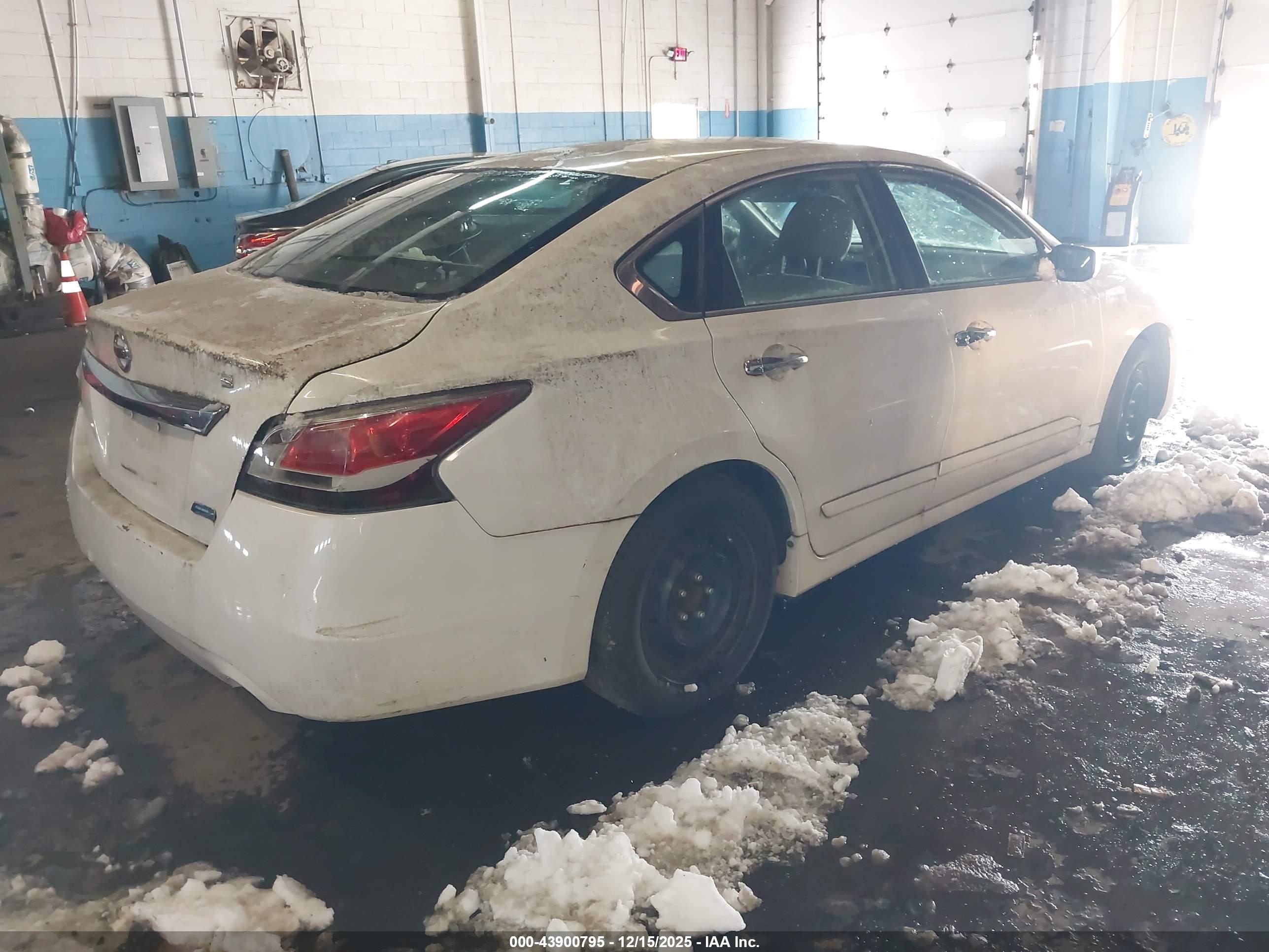 NISSAN ALTIMA image 4
