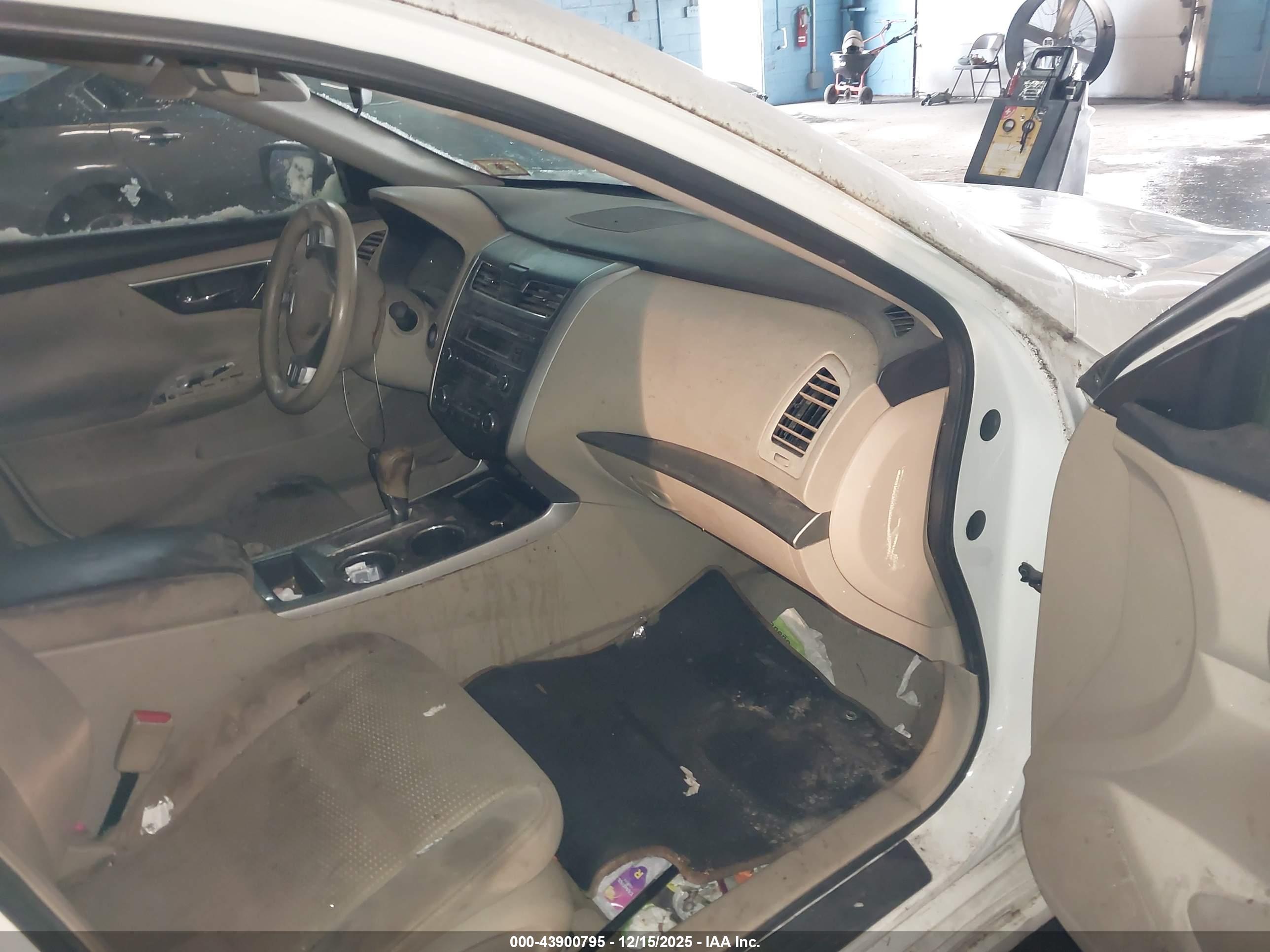 NISSAN ALTIMA image 5