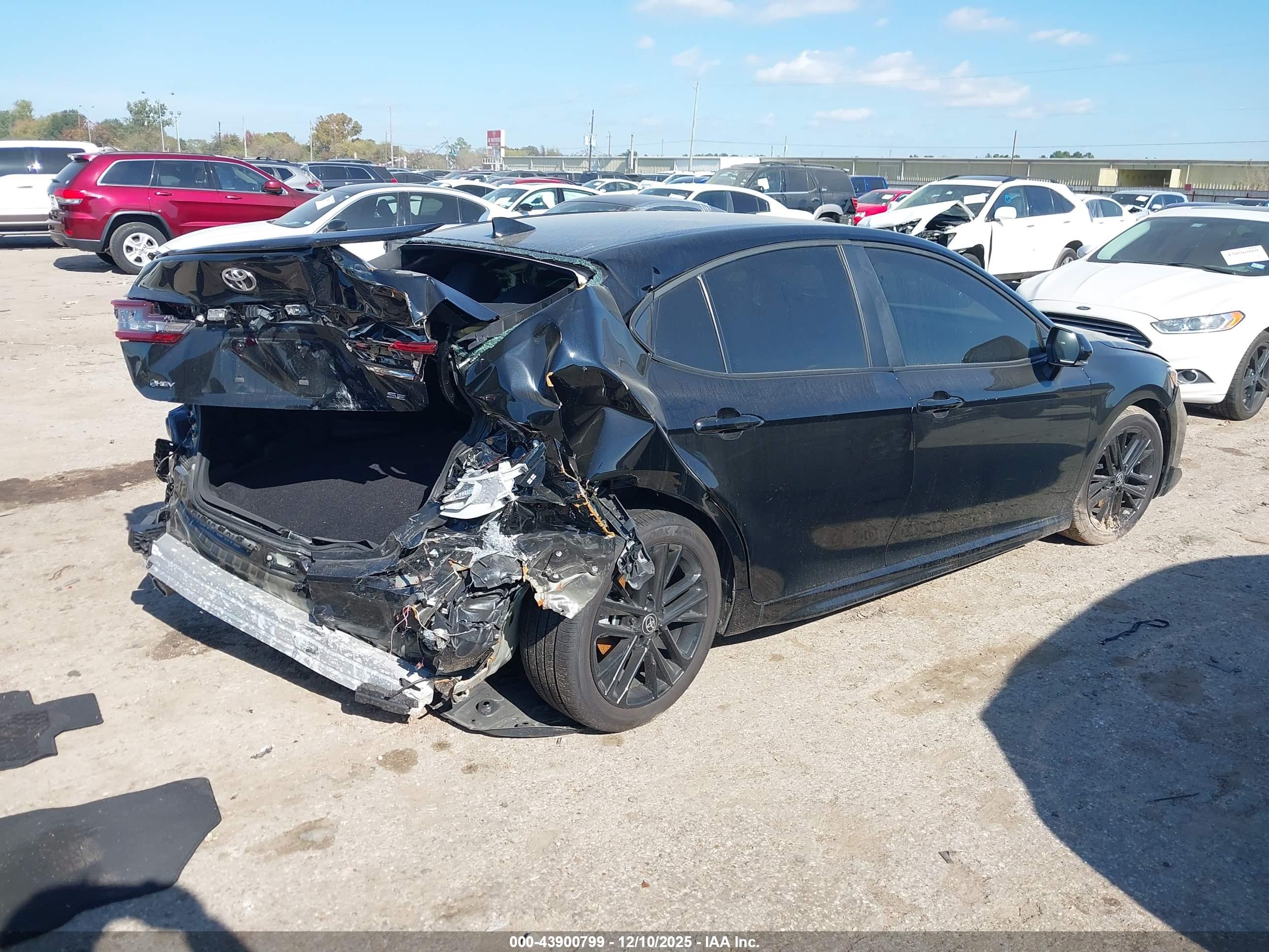 TOYOTA CAMRY image 4