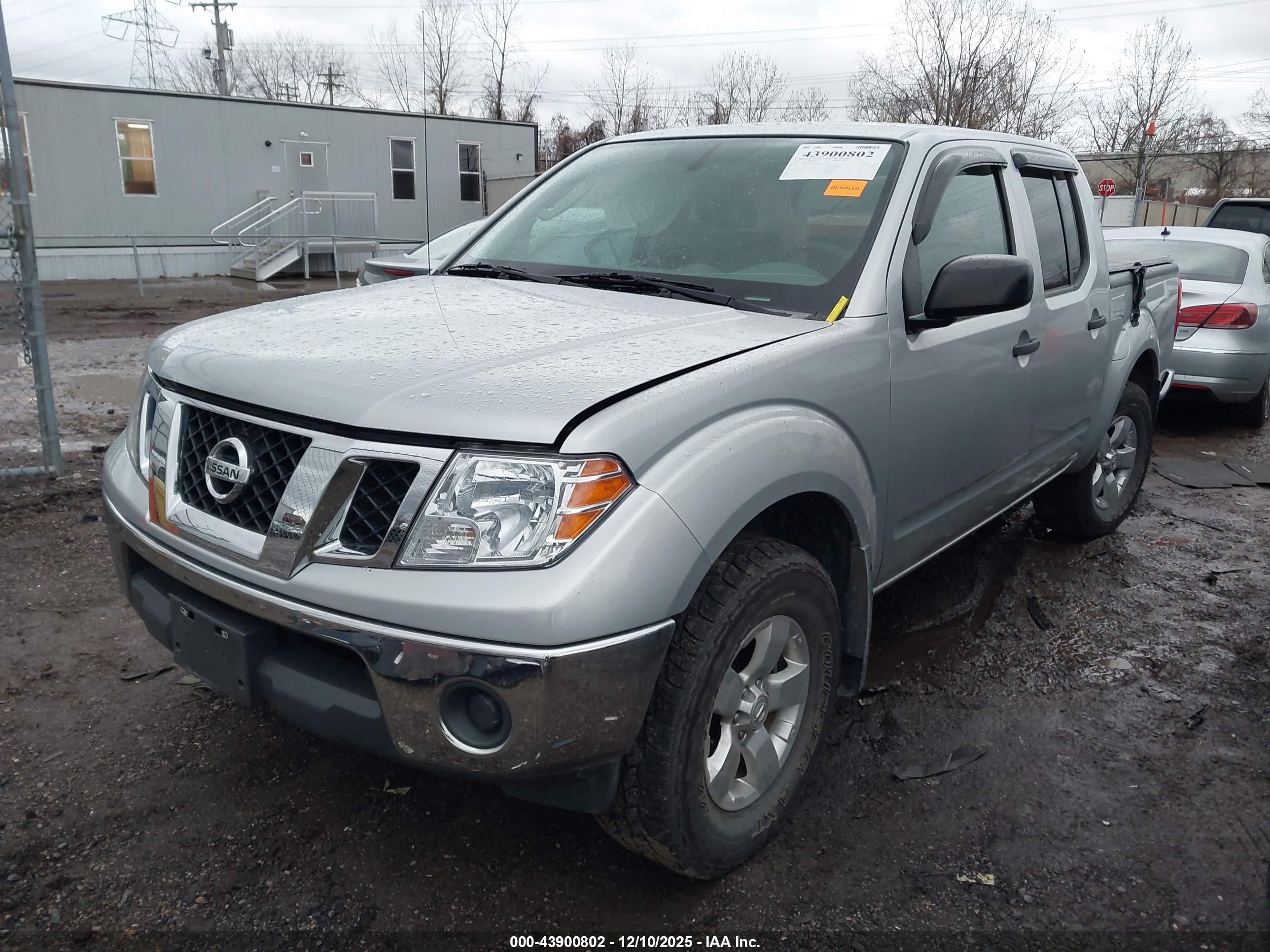 NISSAN FRONTIER image 2