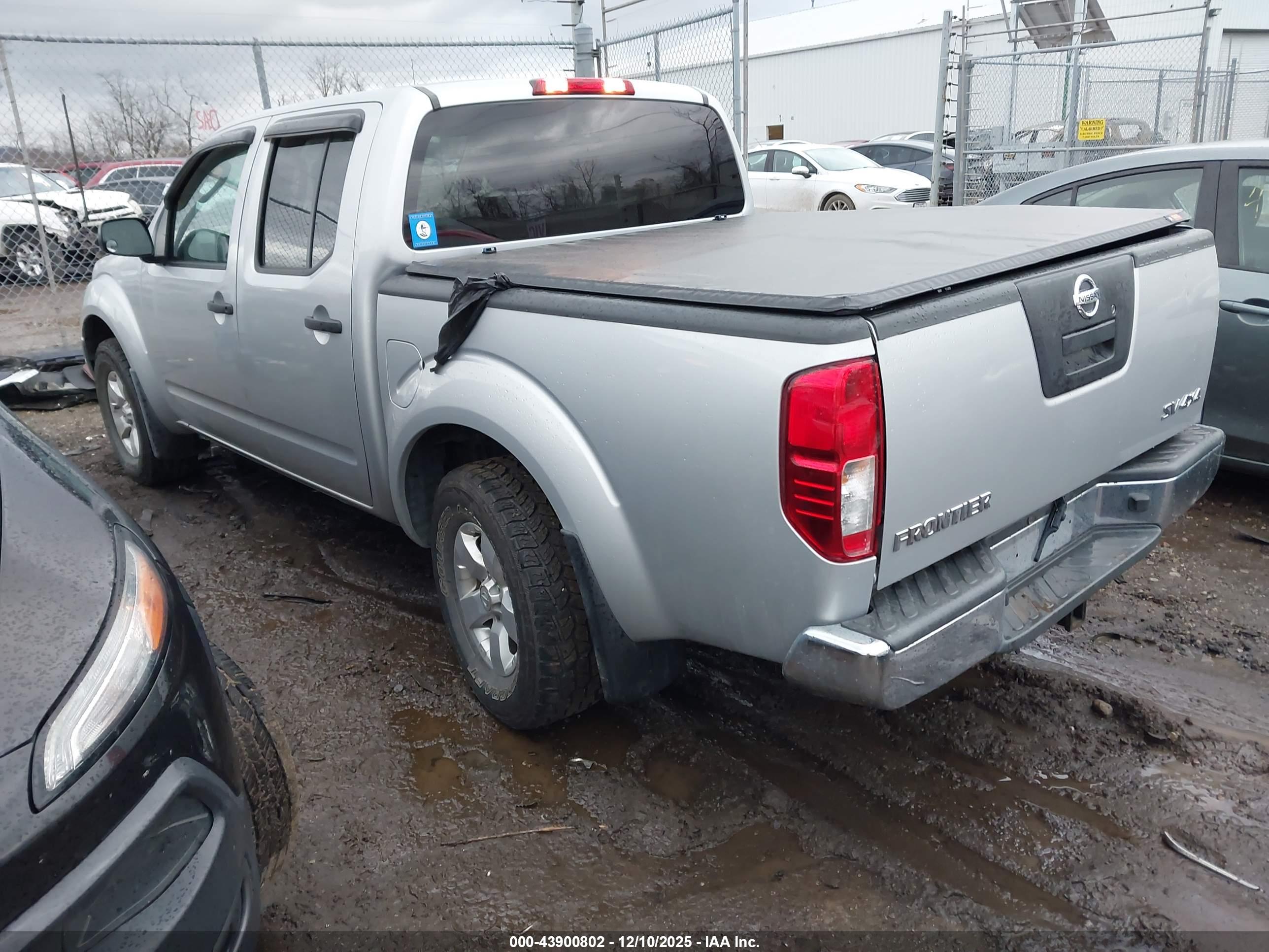 NISSAN FRONTIER image 3