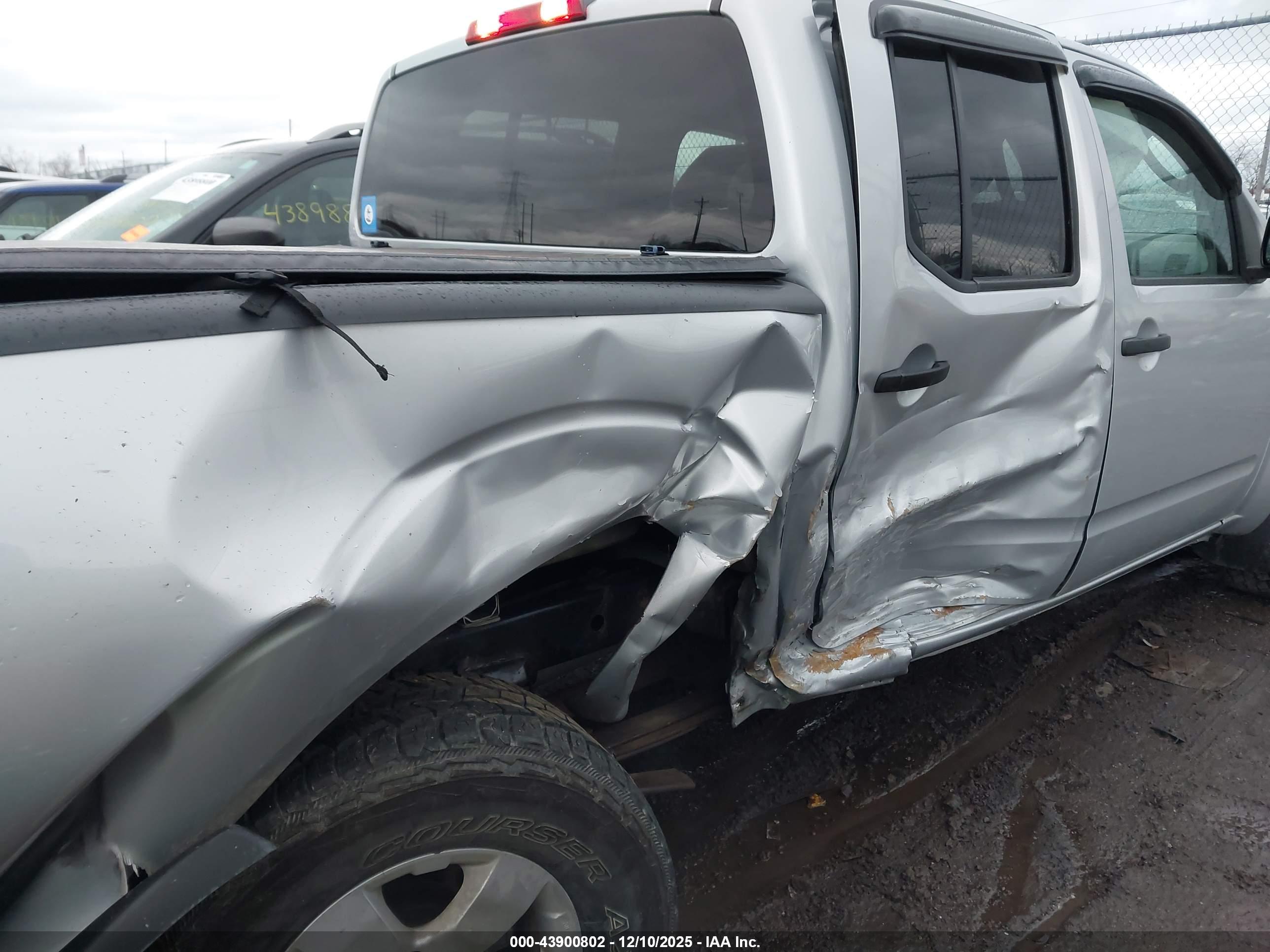 NISSAN FRONTIER image 6