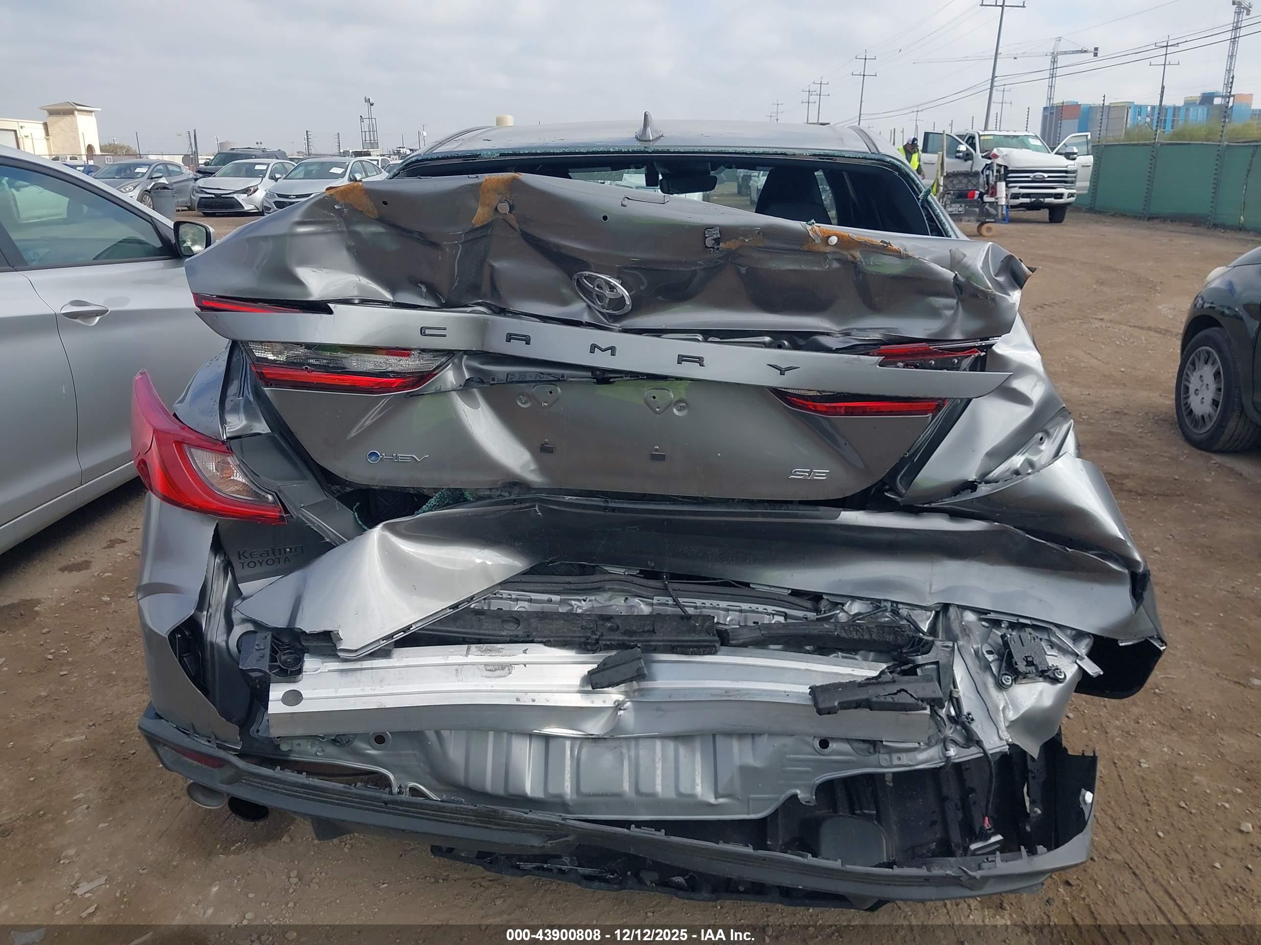 TOYOTA CAMRY image 6
