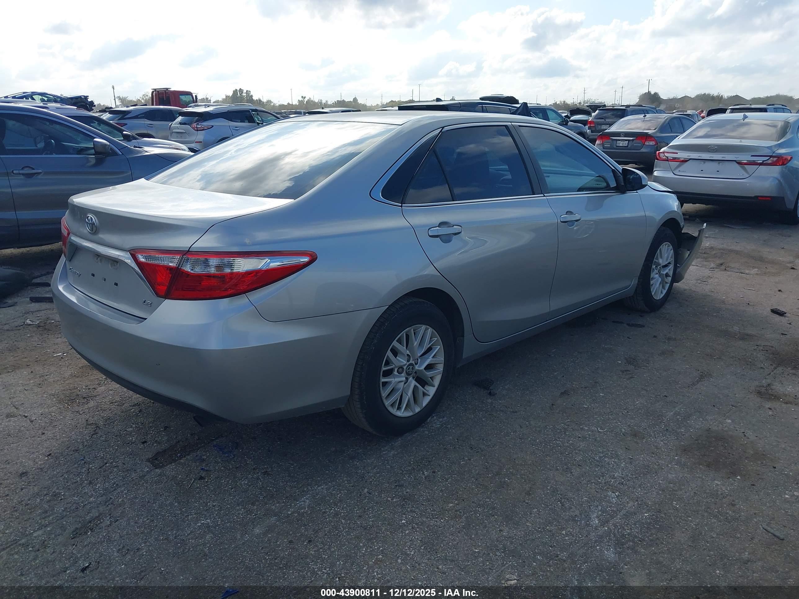 TOYOTA CAMRY image 4