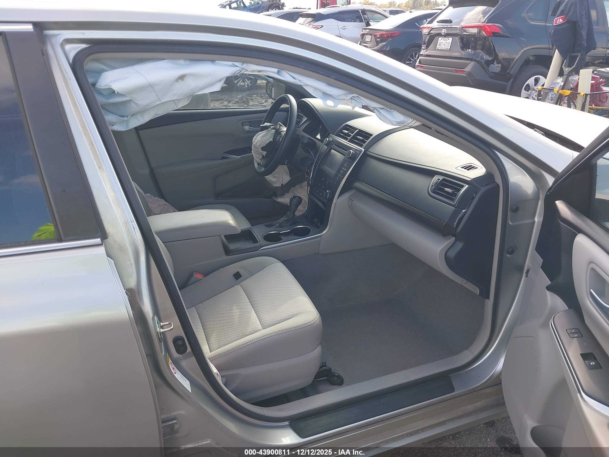 TOYOTA CAMRY image 5