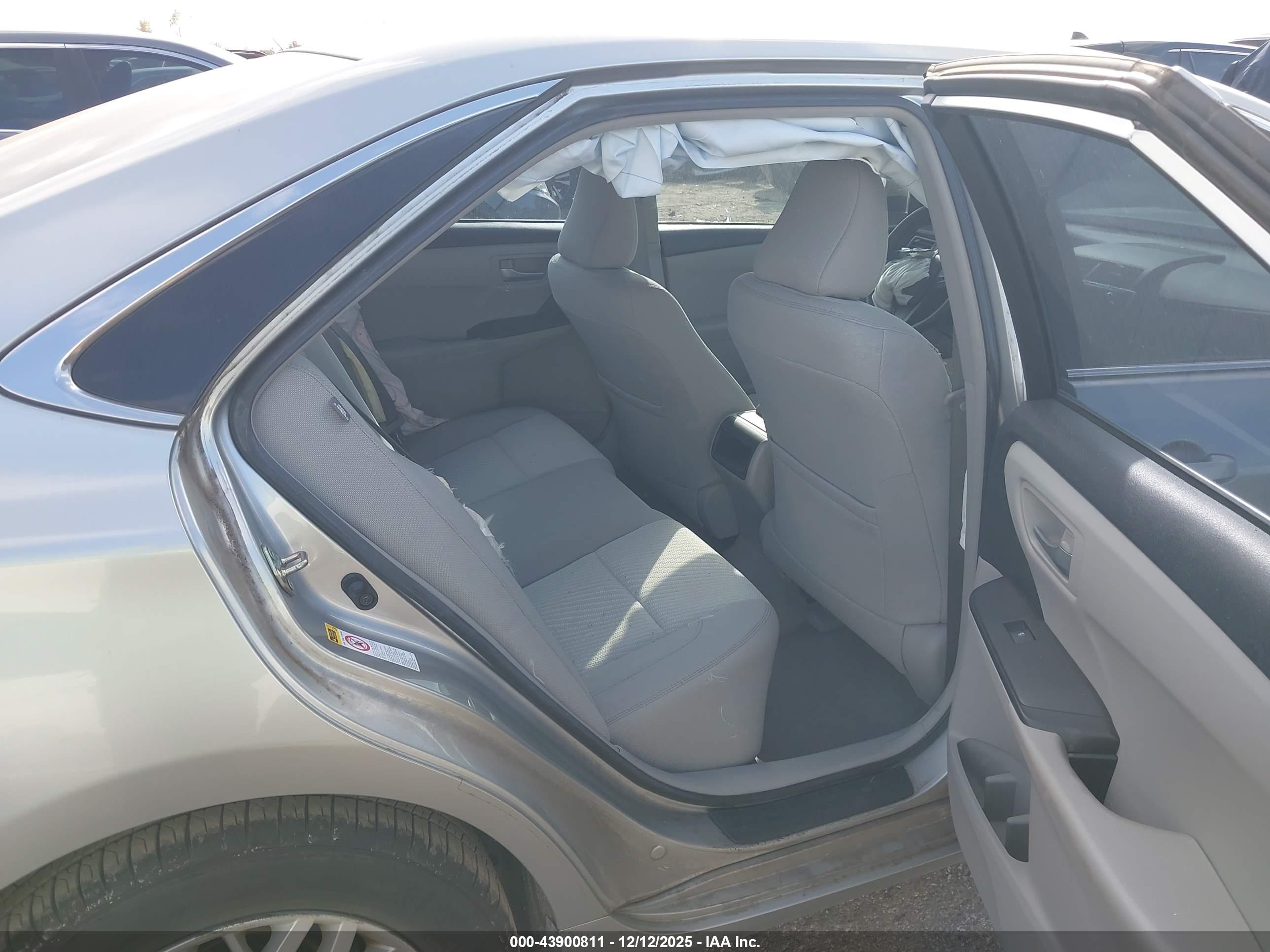 TOYOTA CAMRY image 8