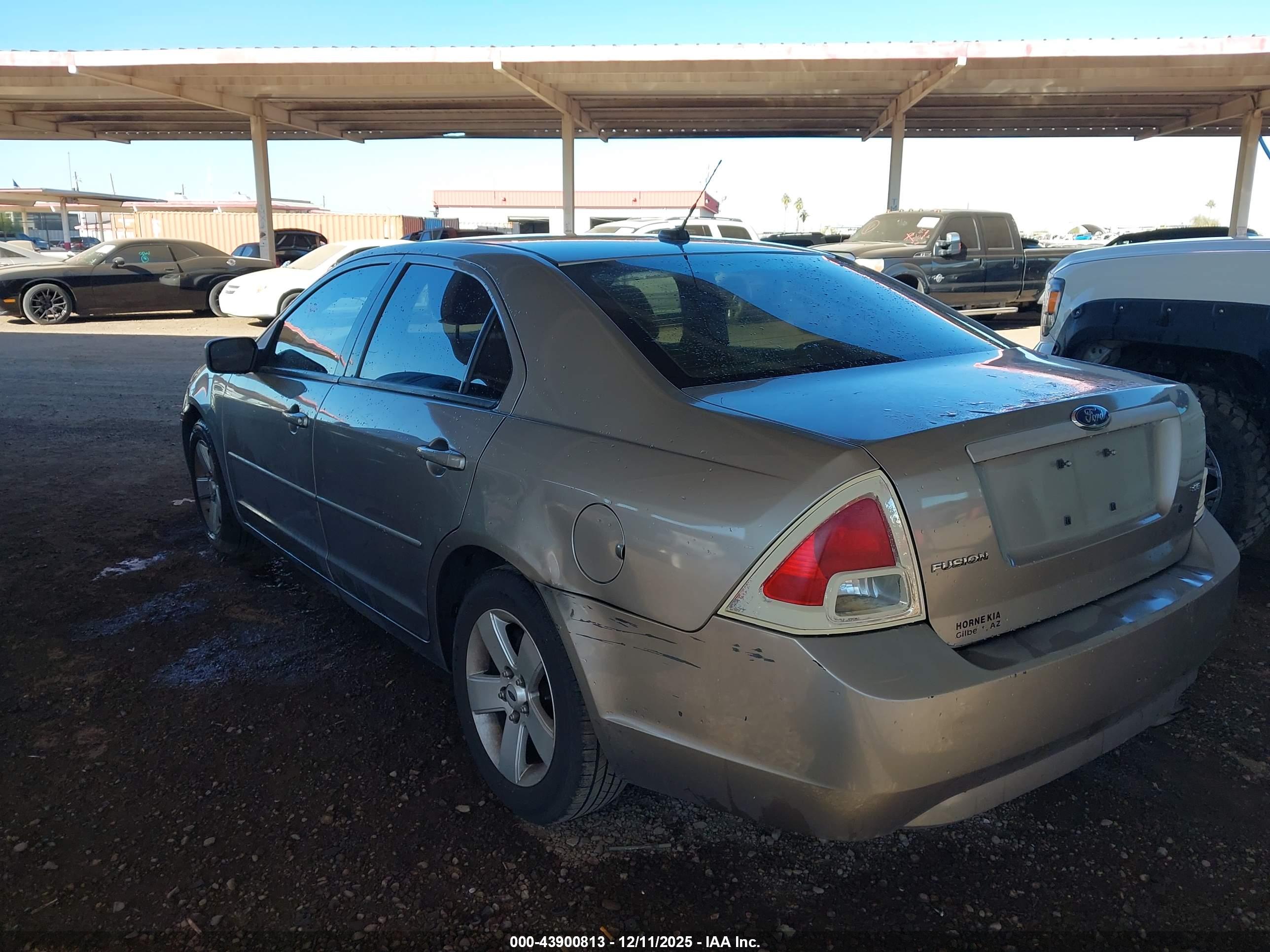 FORD FUSION image 3