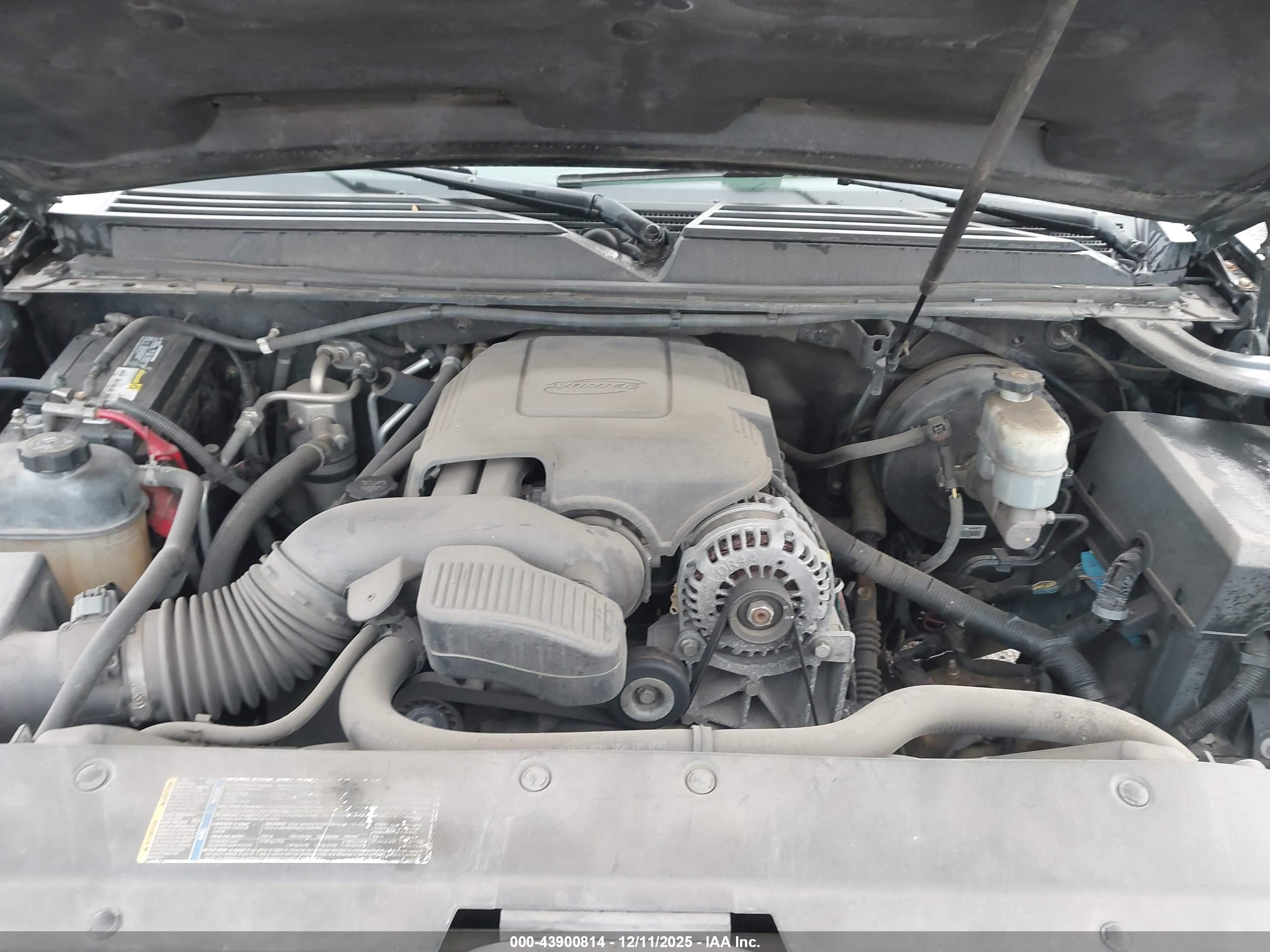 CHEVROLET TAHOE image 10