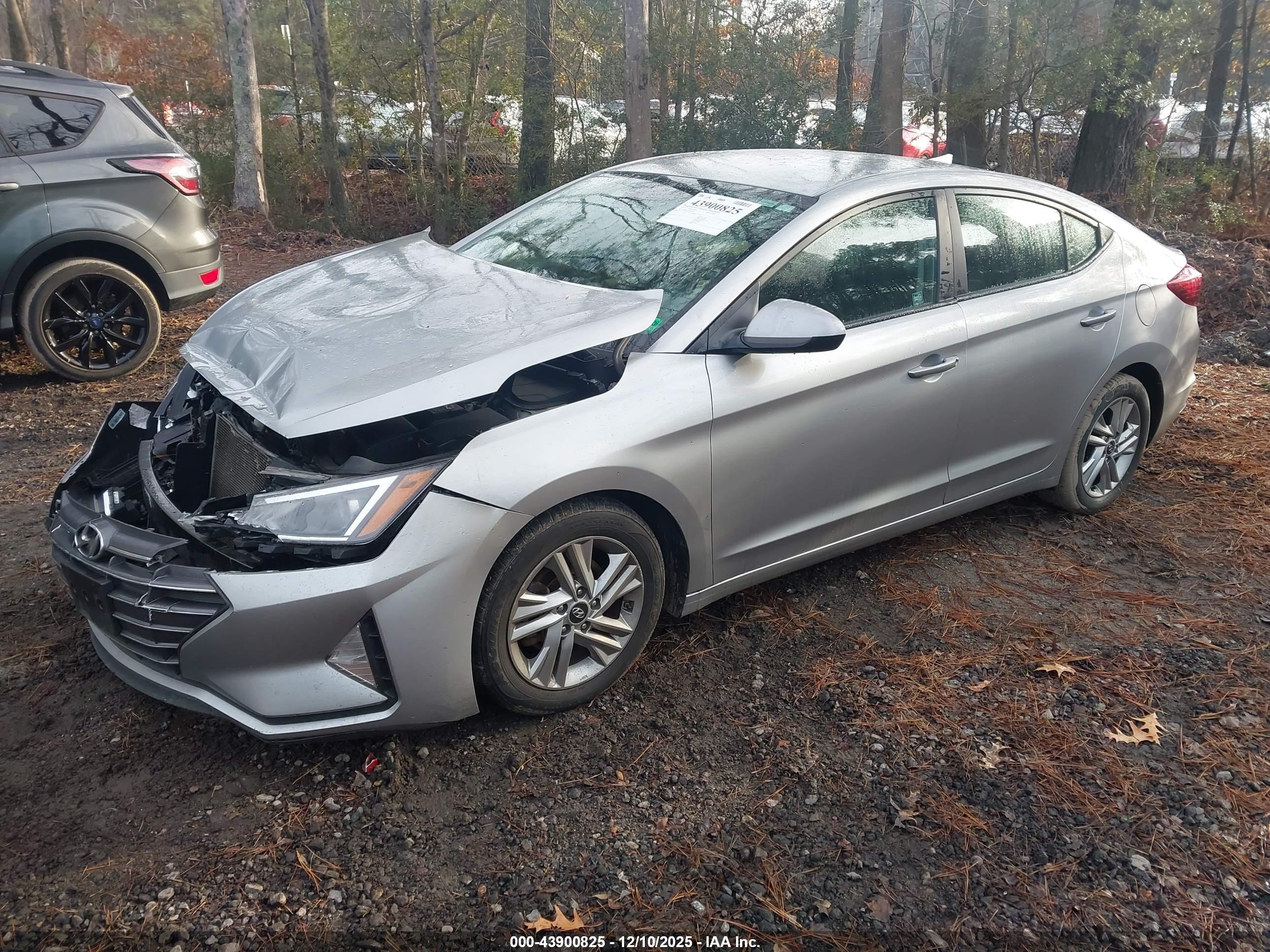 HYUNDAI ELANTRA image 2