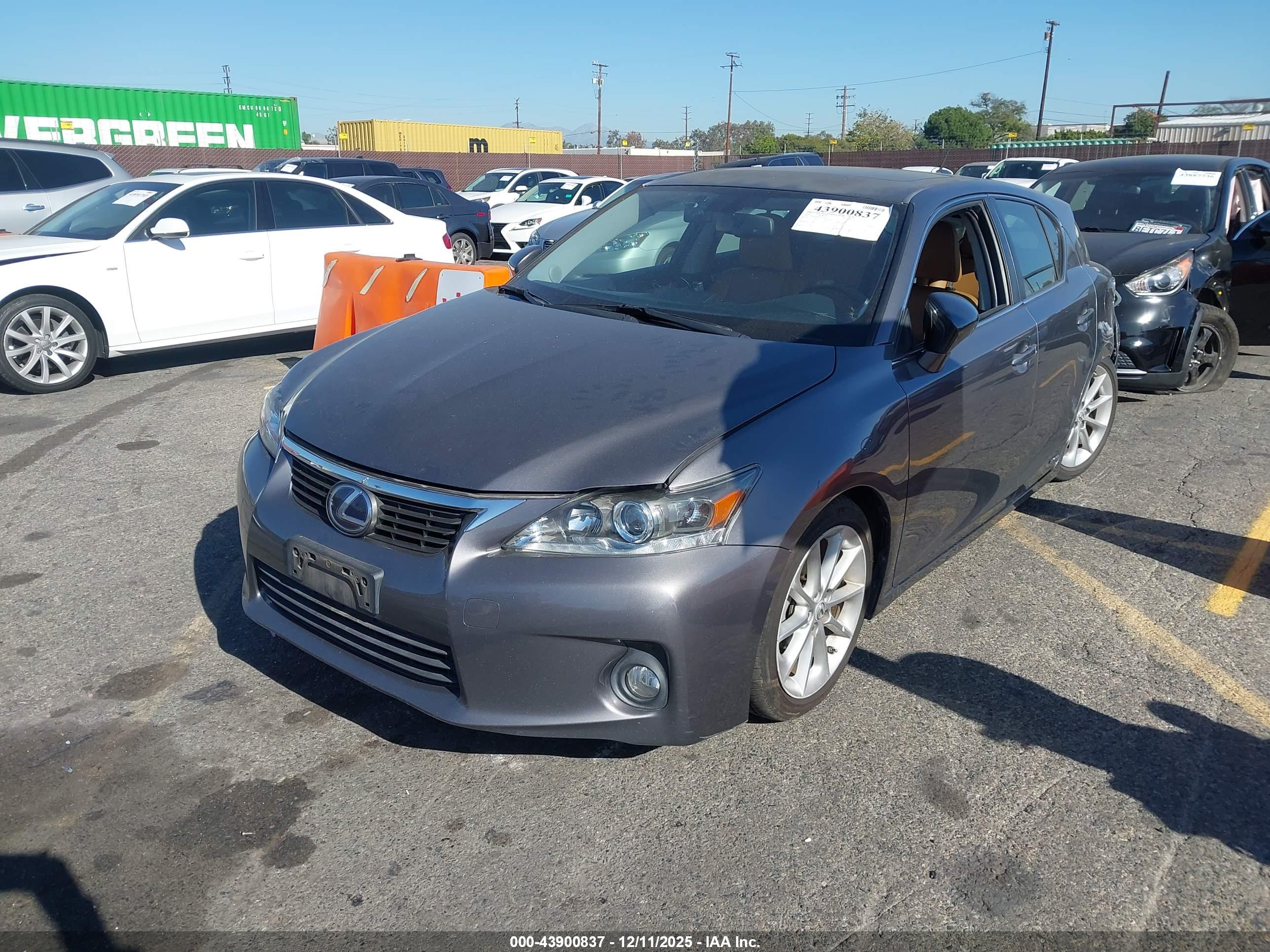 LEXUS CT image 2