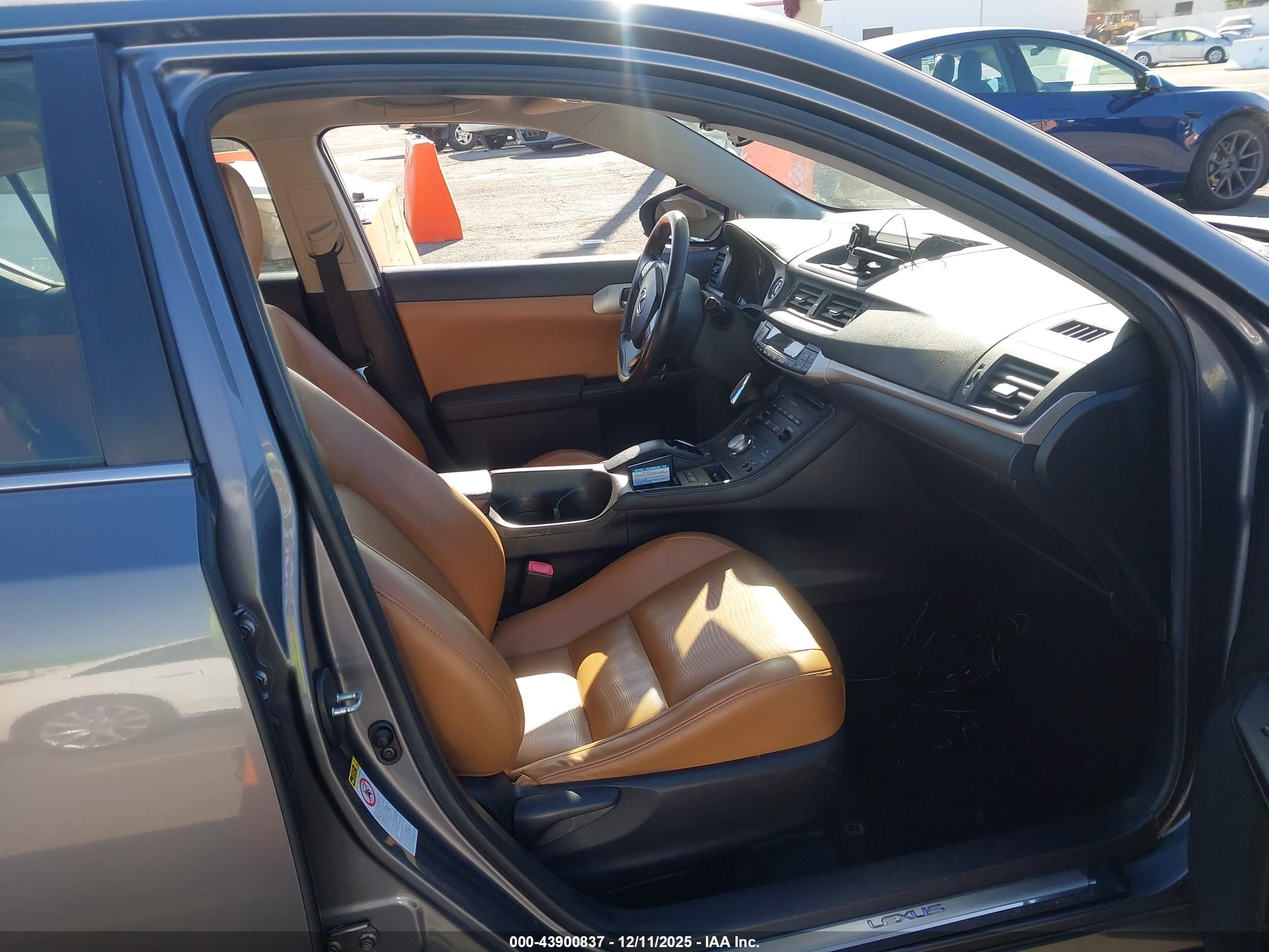 LEXUS CT image 5