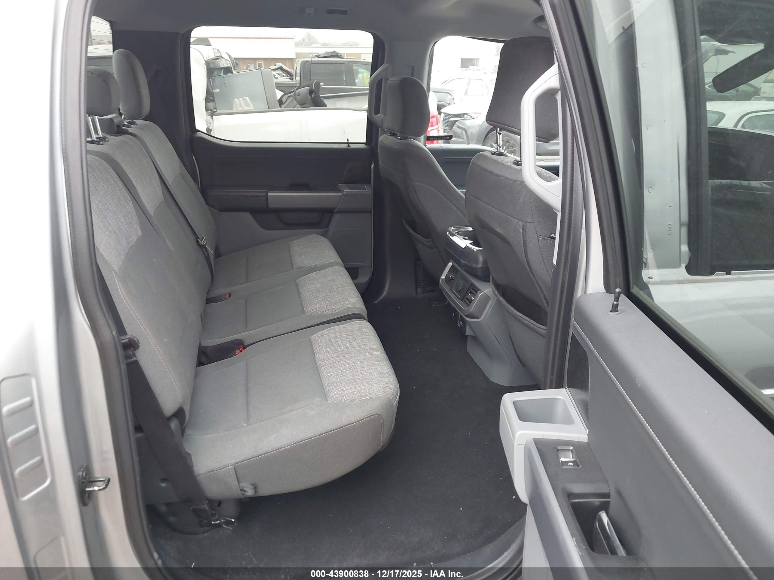 FORD F-150 image 8