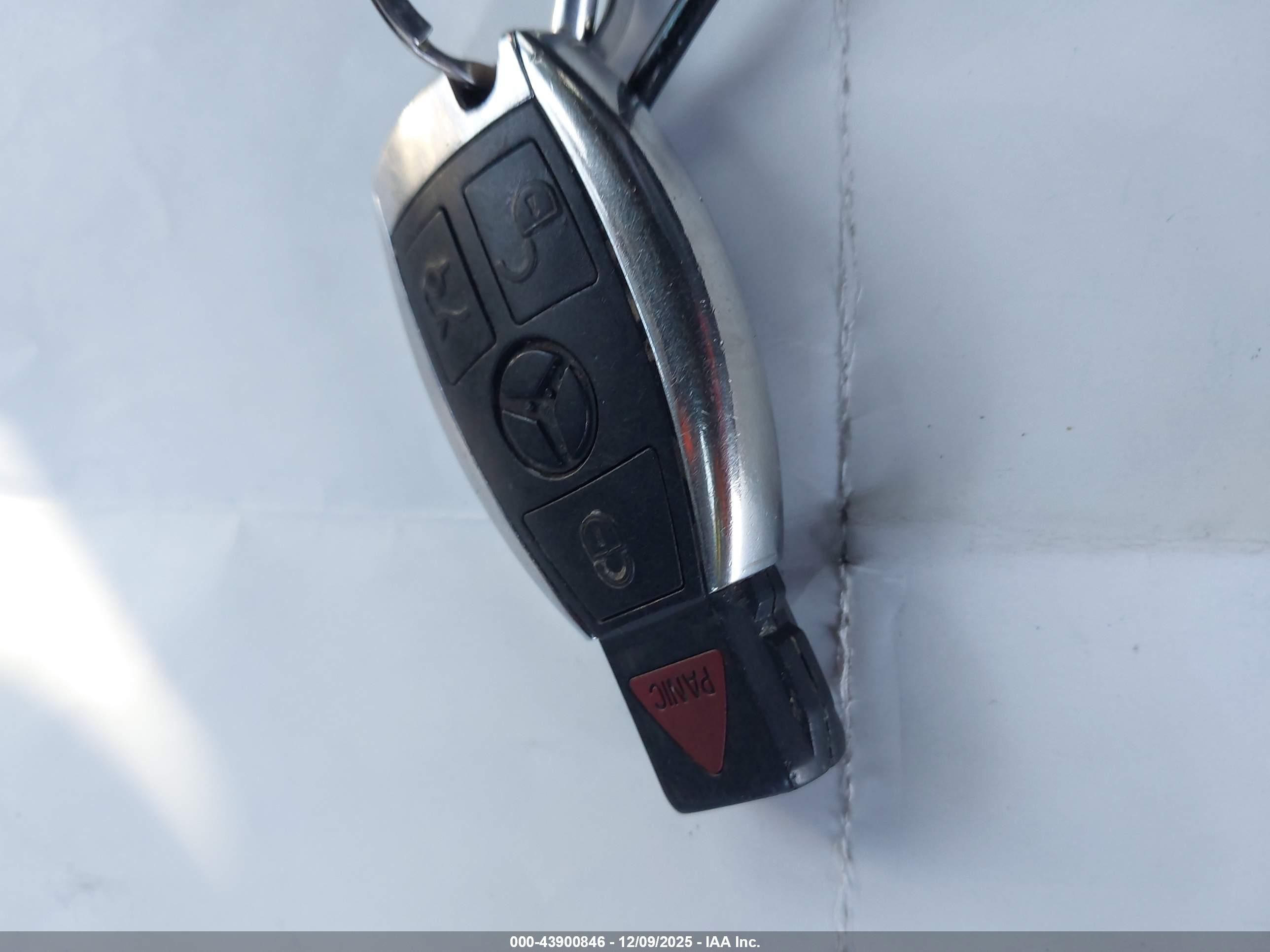 MERCEDES-BENZ C image 11