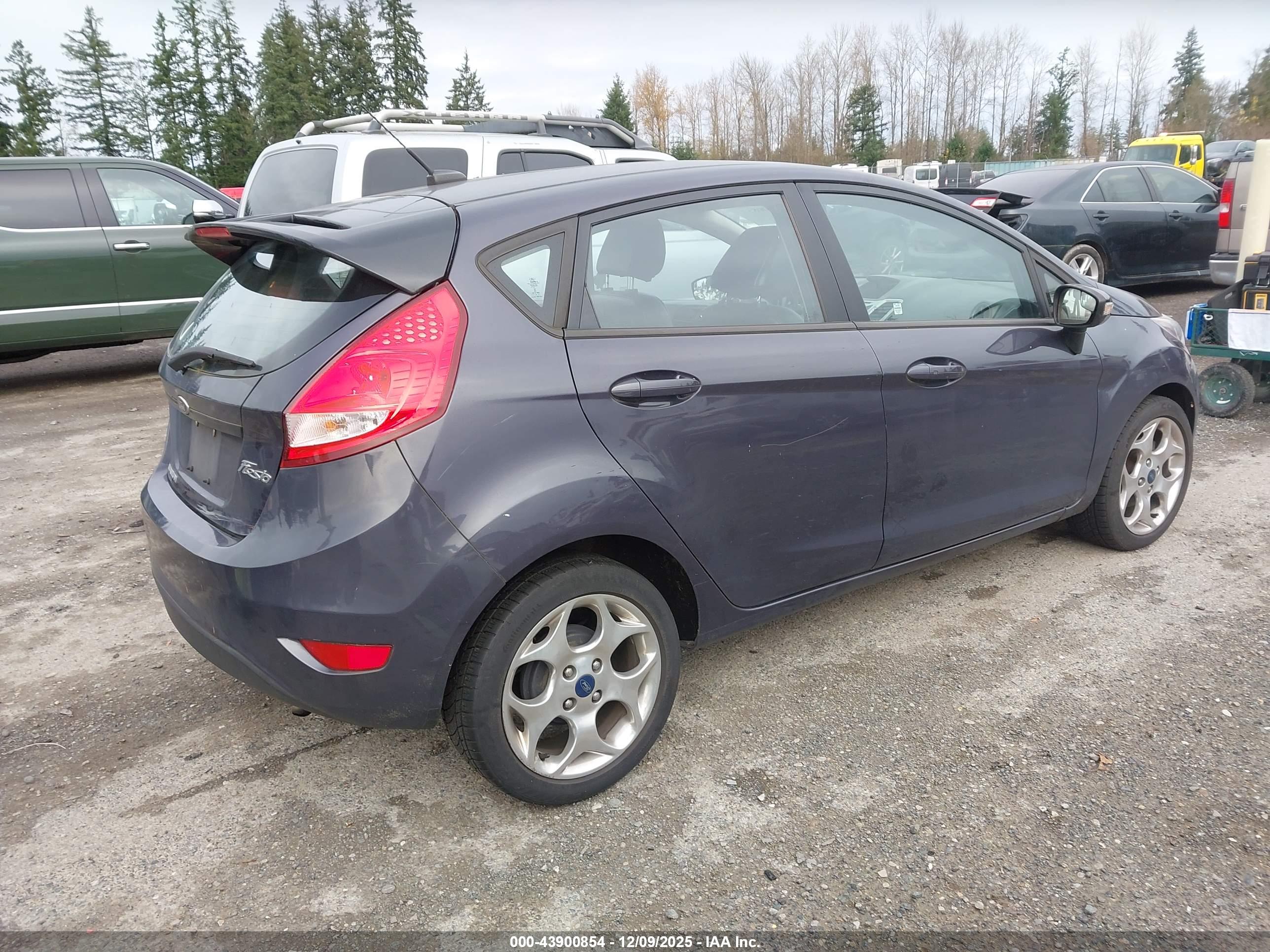 FORD FIESTA image 4