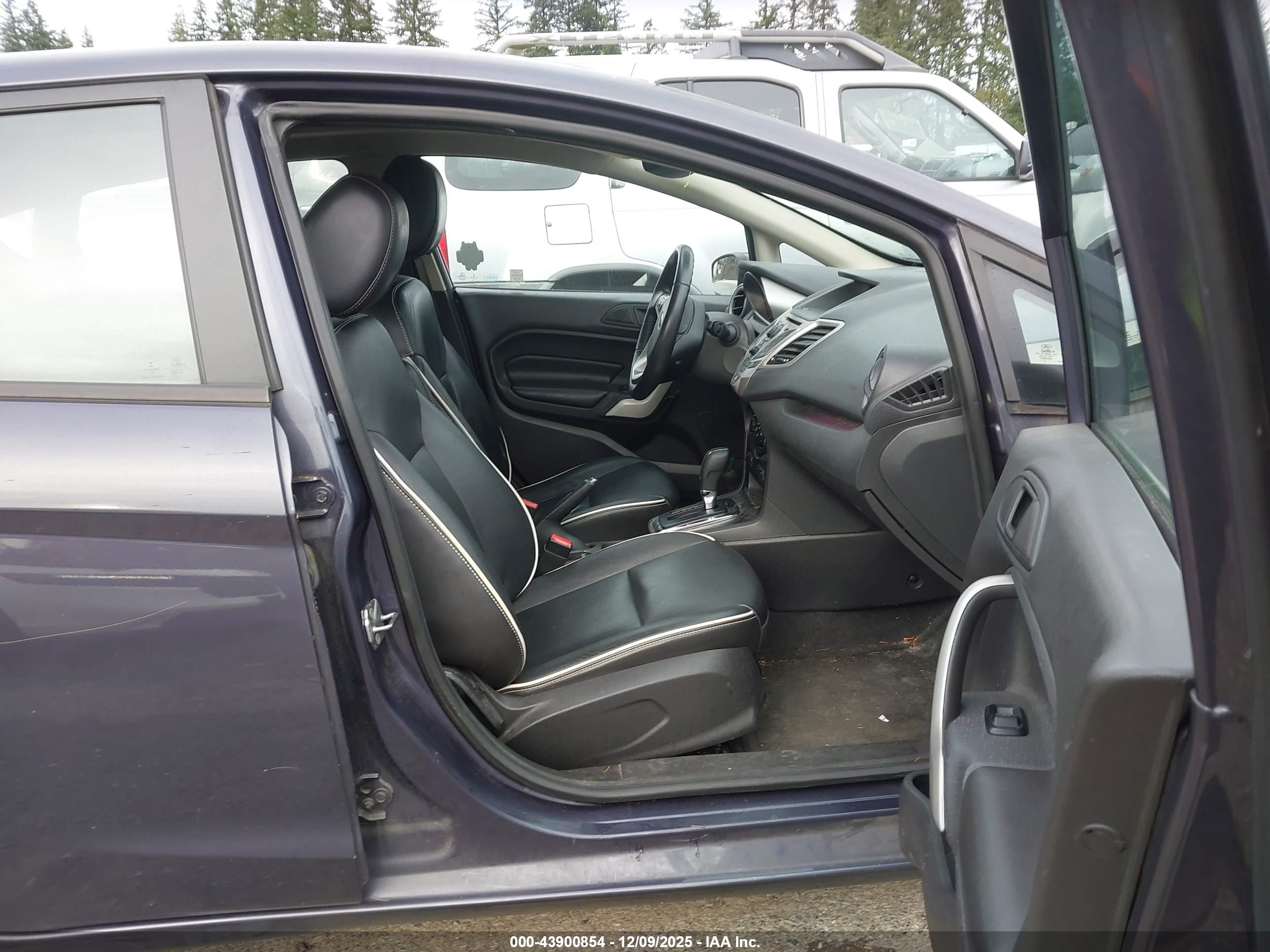FORD FIESTA image 5