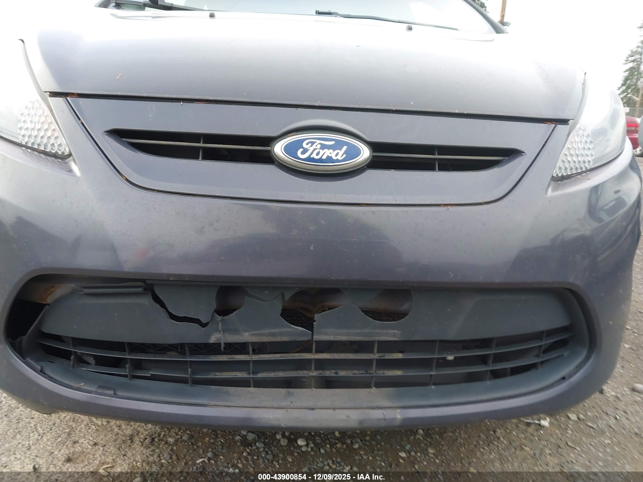FORD FIESTA image 6