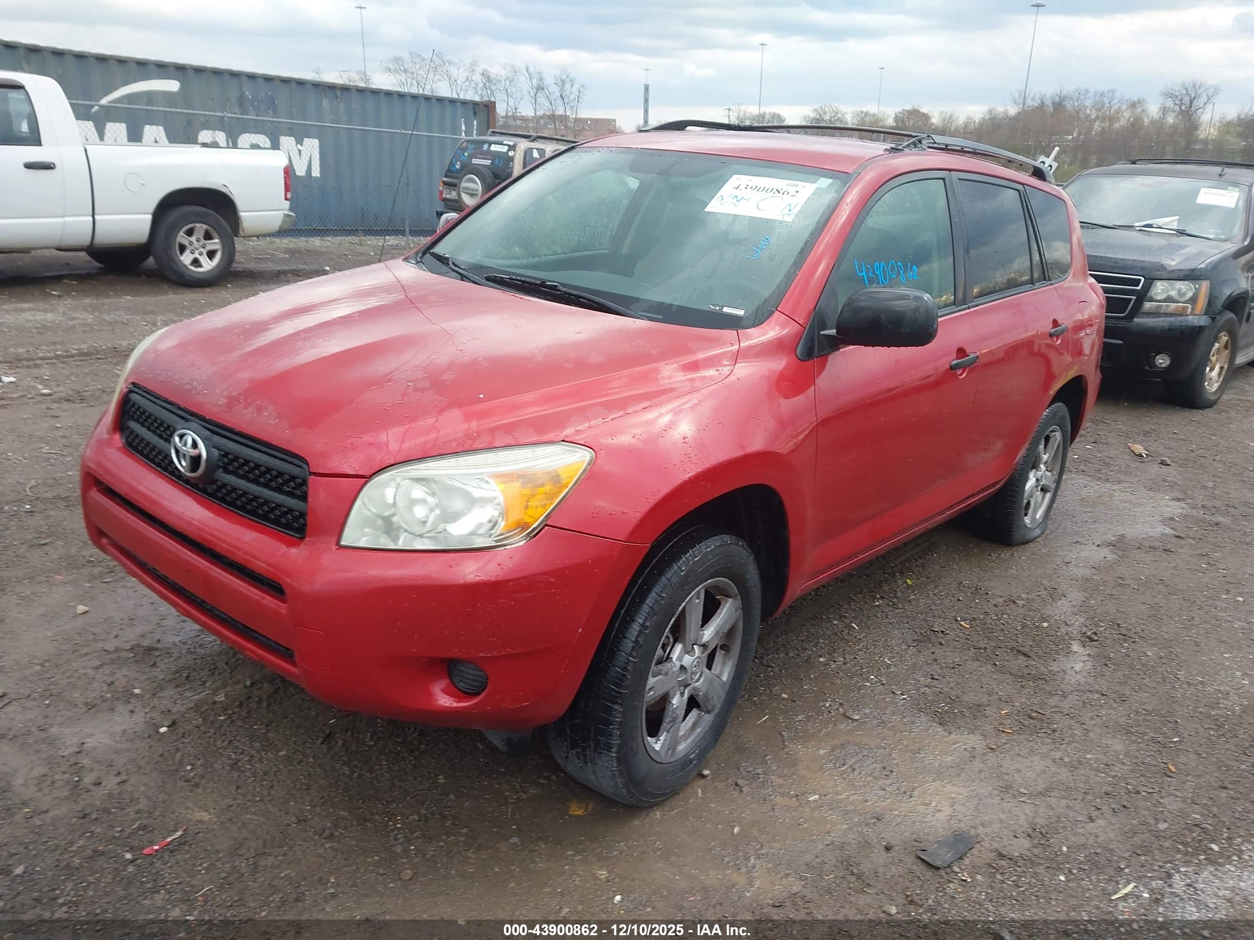 TOYOTA RAV4 image 2