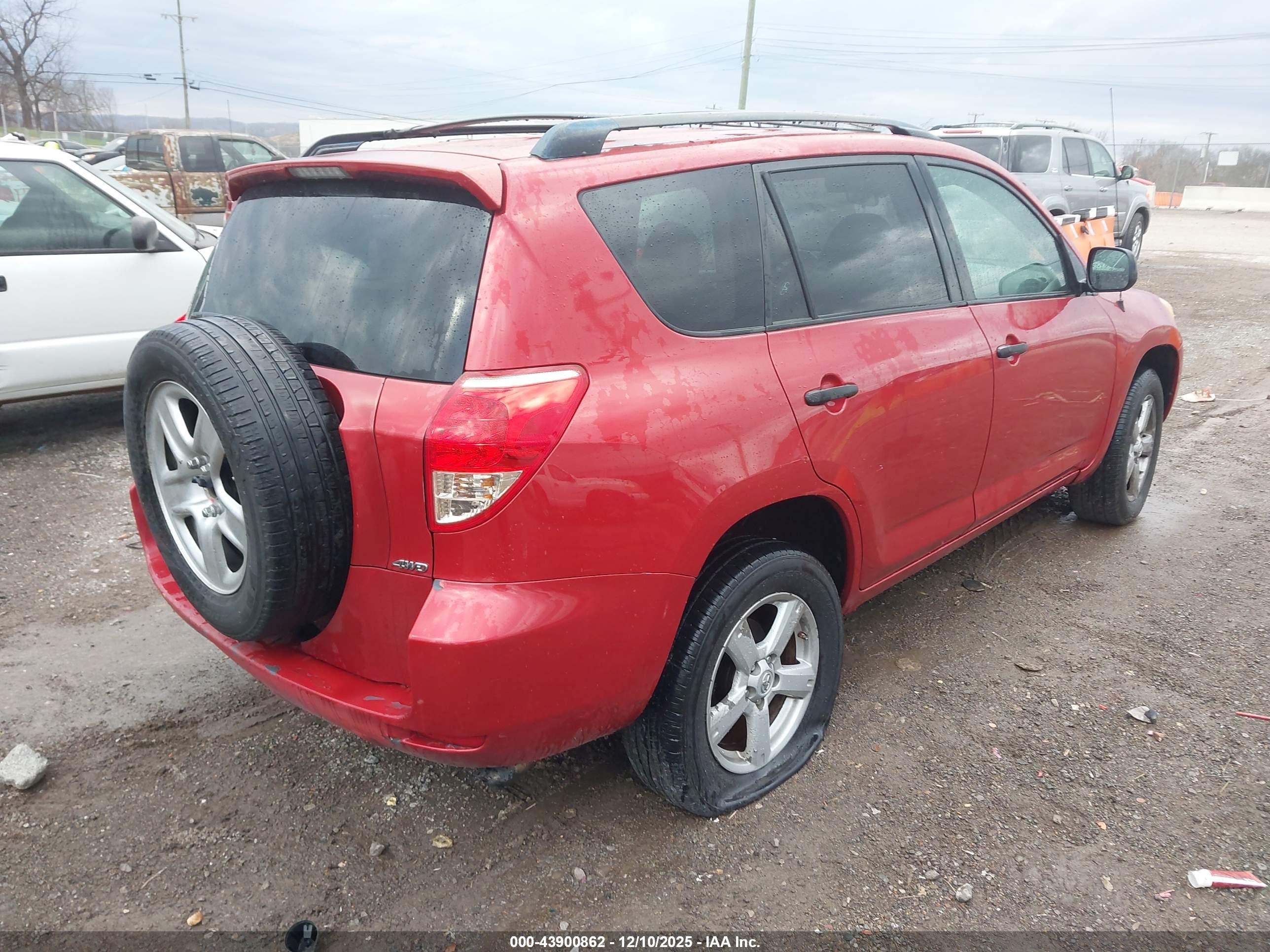TOYOTA RAV4 image 4