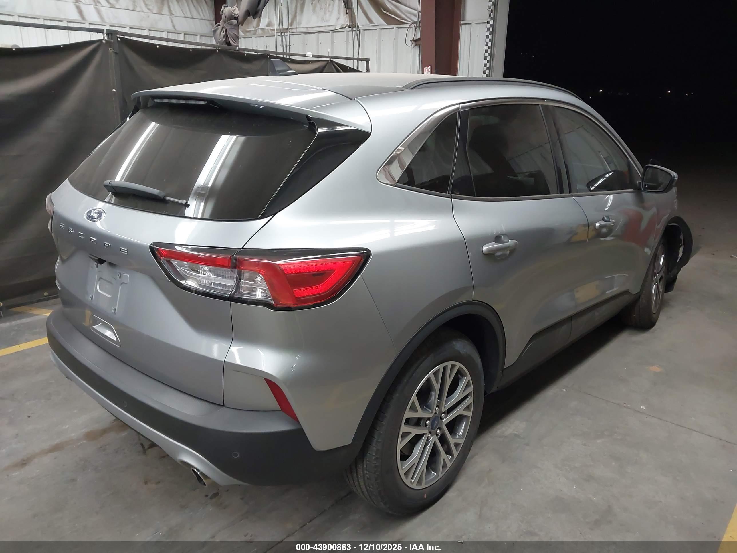 FORD ESCAPE image 4
