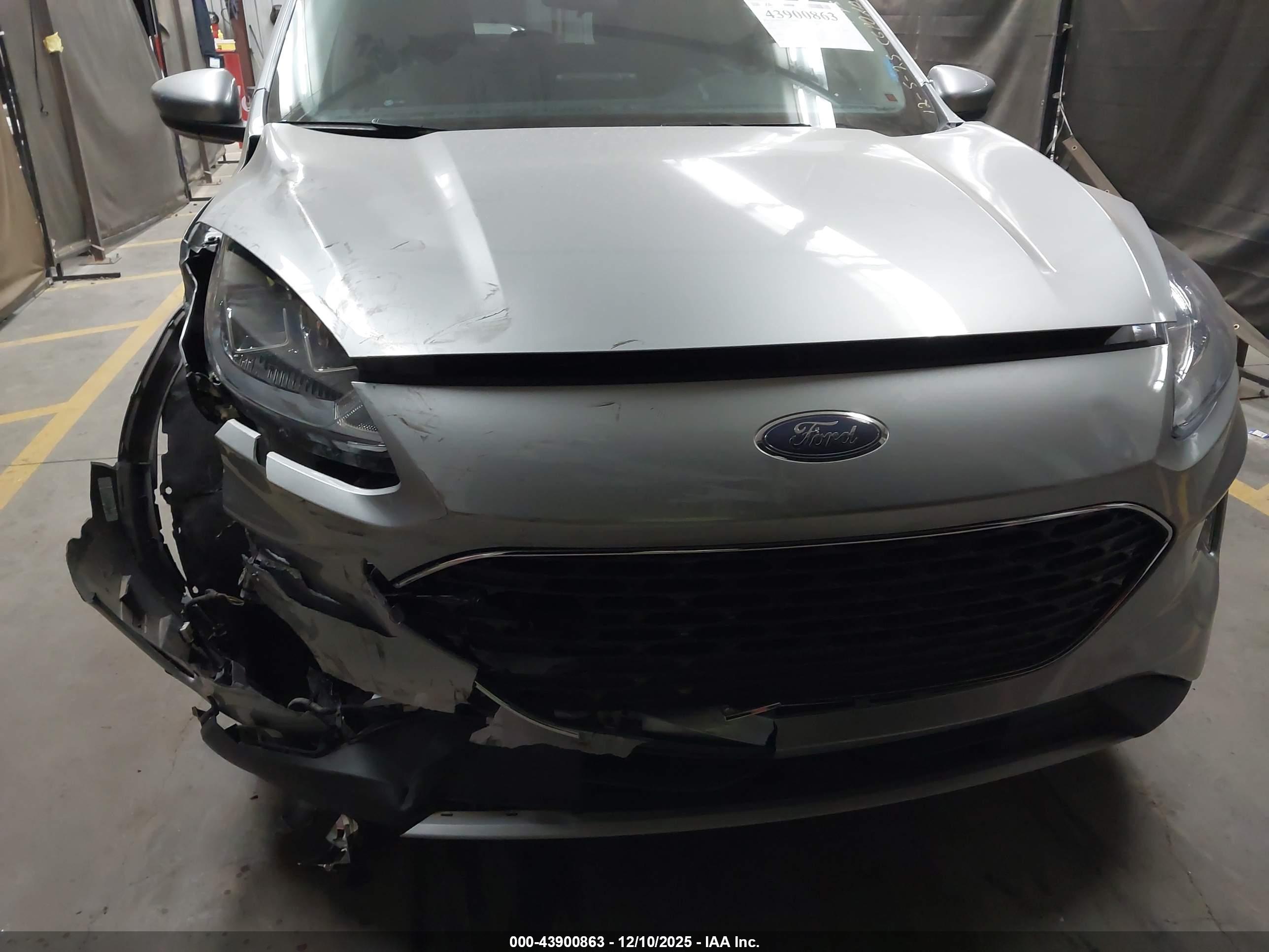 FORD ESCAPE image 6