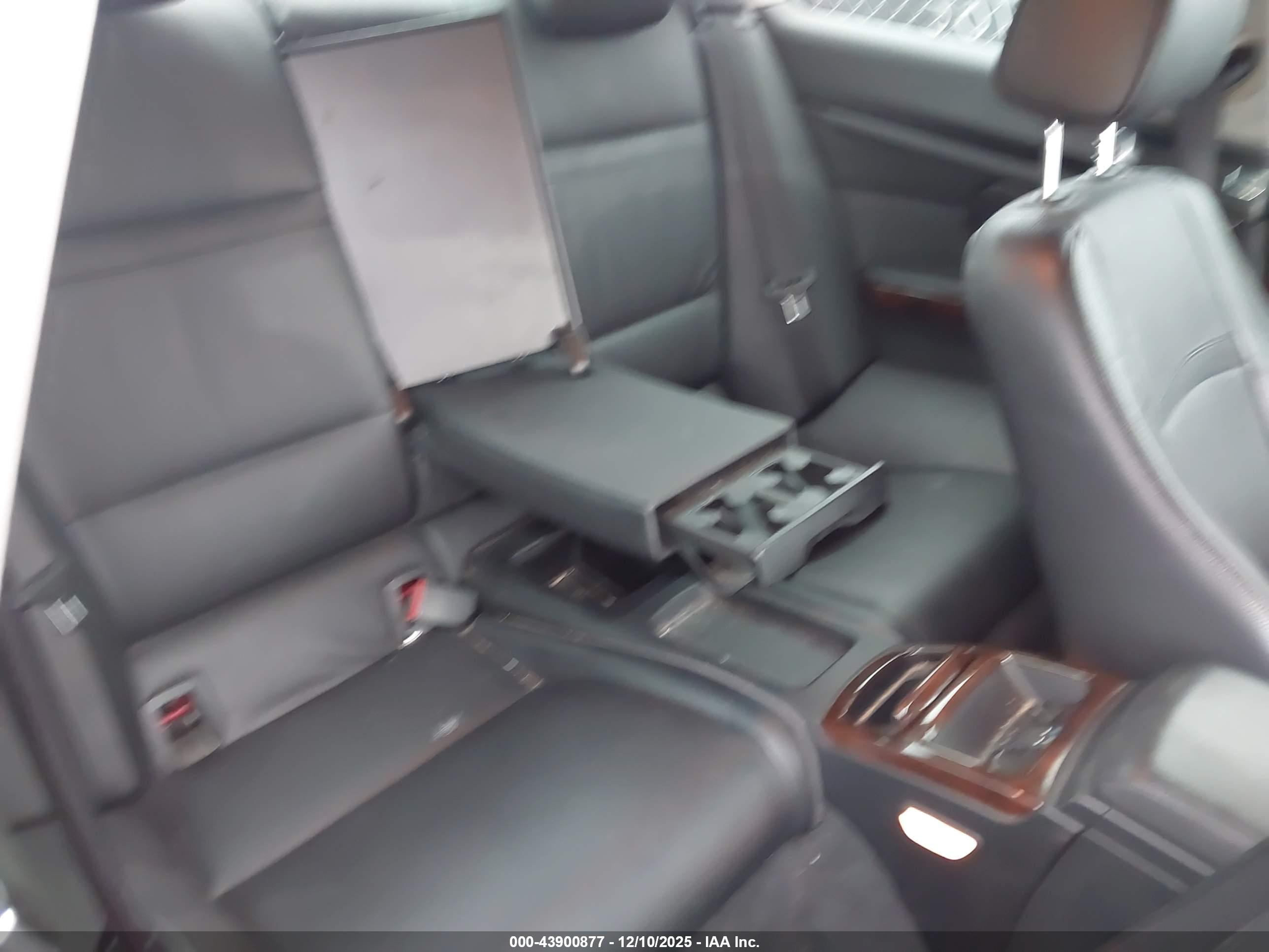 BMW 328I image 8
