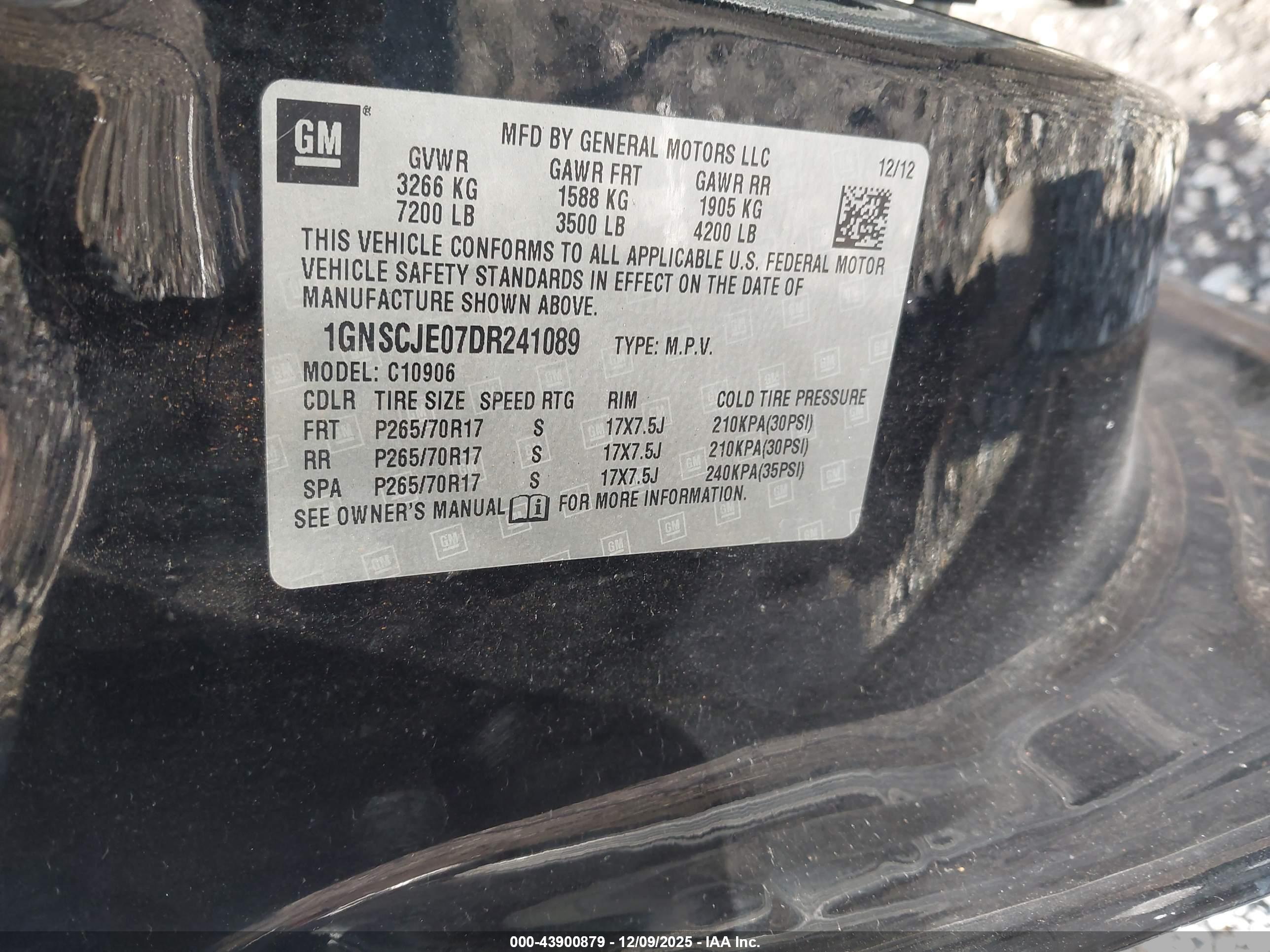 CHEVROLET SUBURBAN image 9