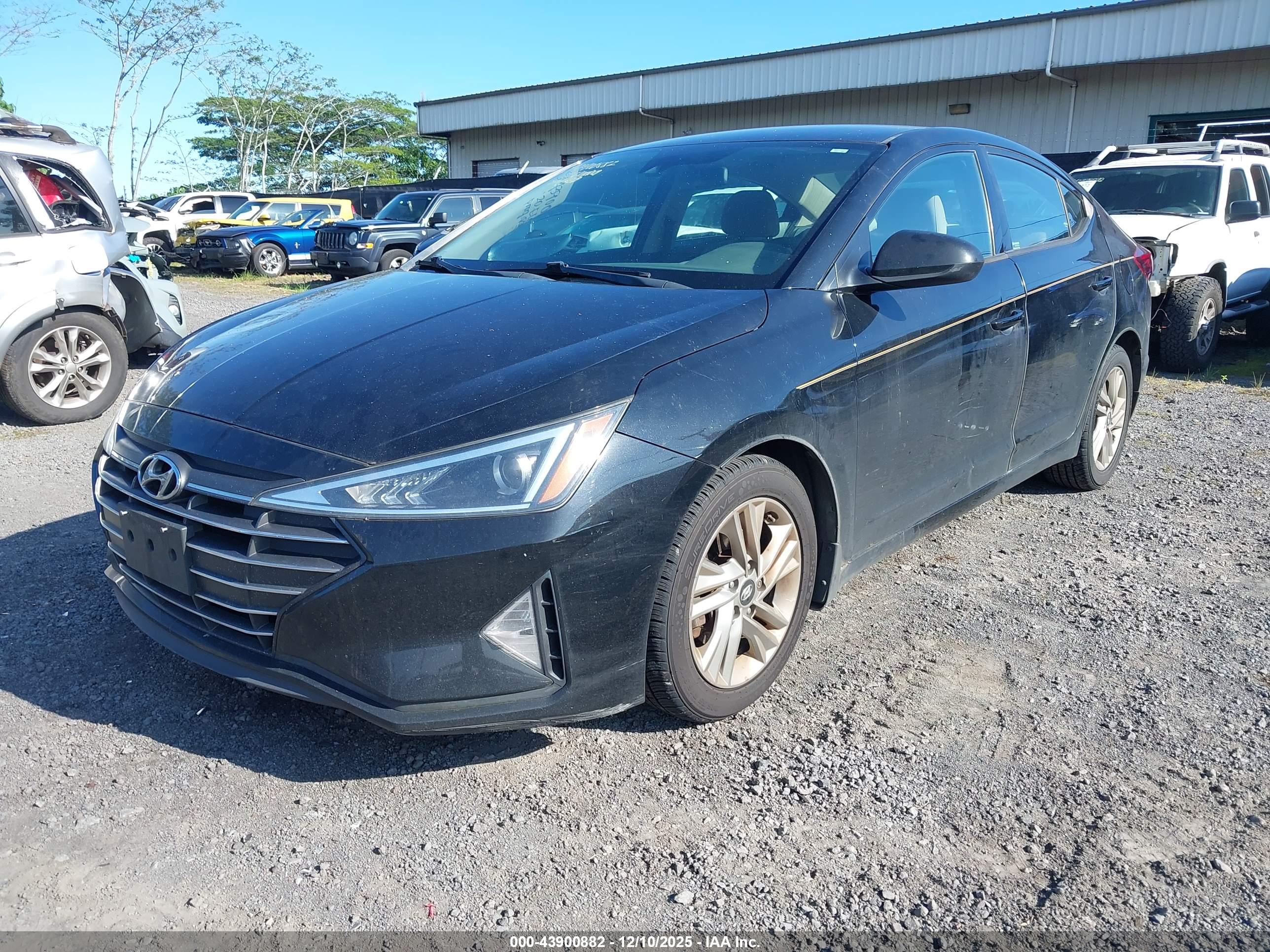 HYUNDAI ELANTRA image 2