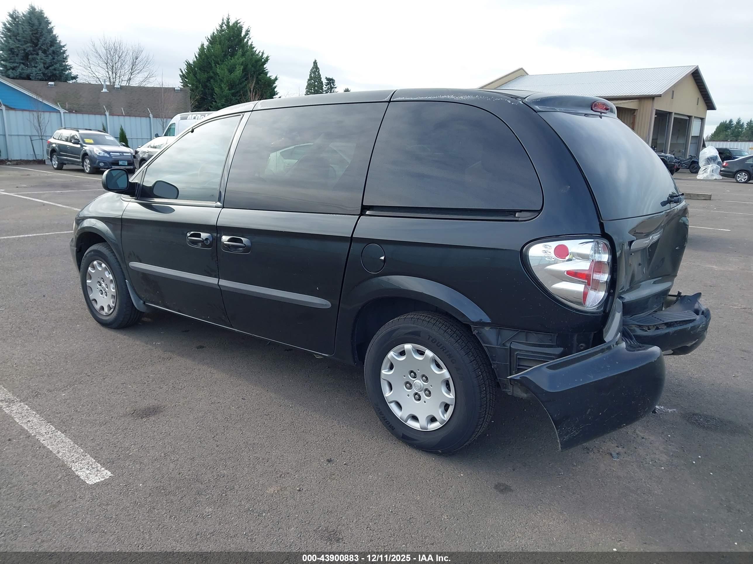 CHRYSLER TOWN image 3