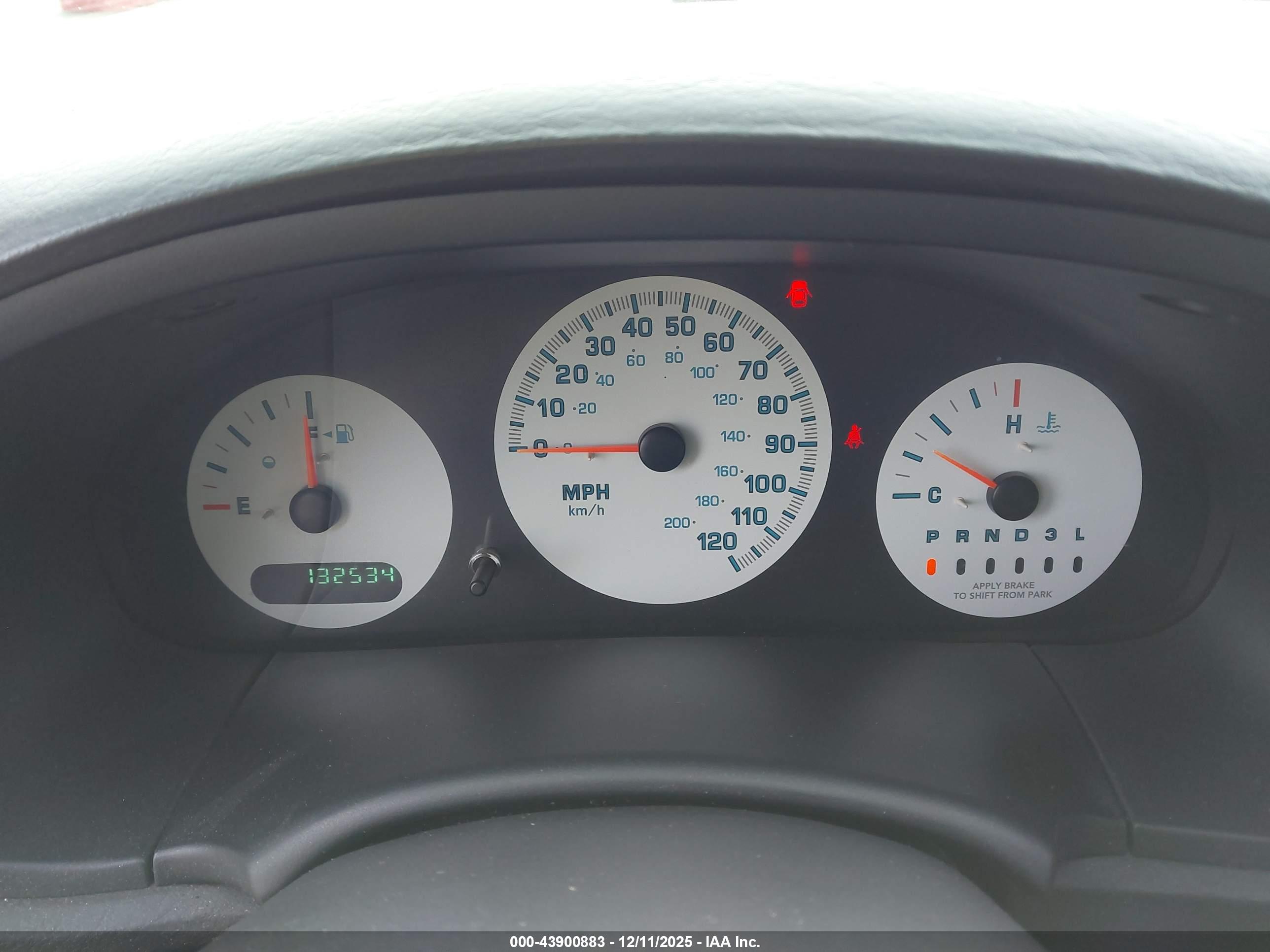 CHRYSLER TOWN image 7