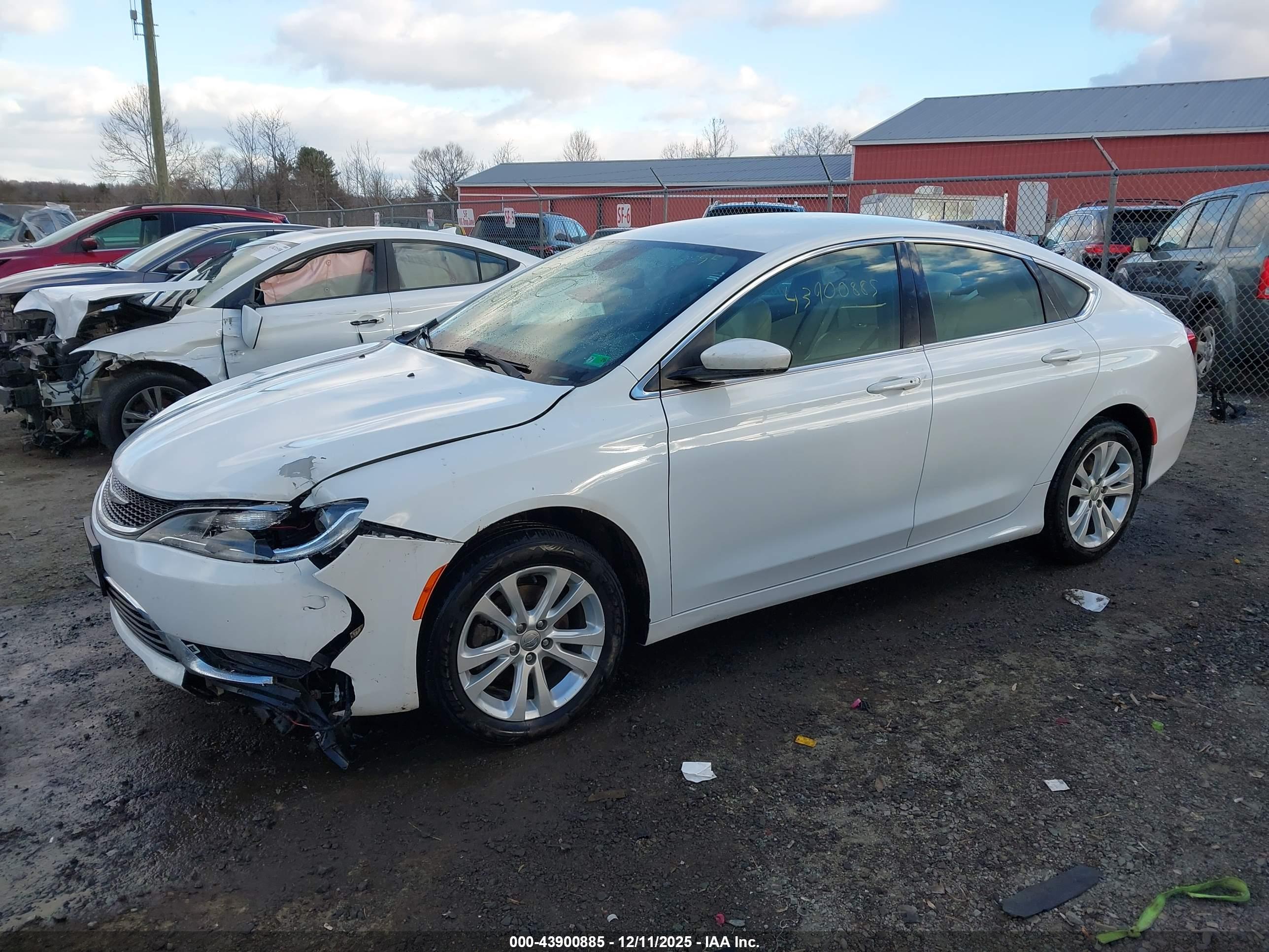 CHRYSLER 200 image 2