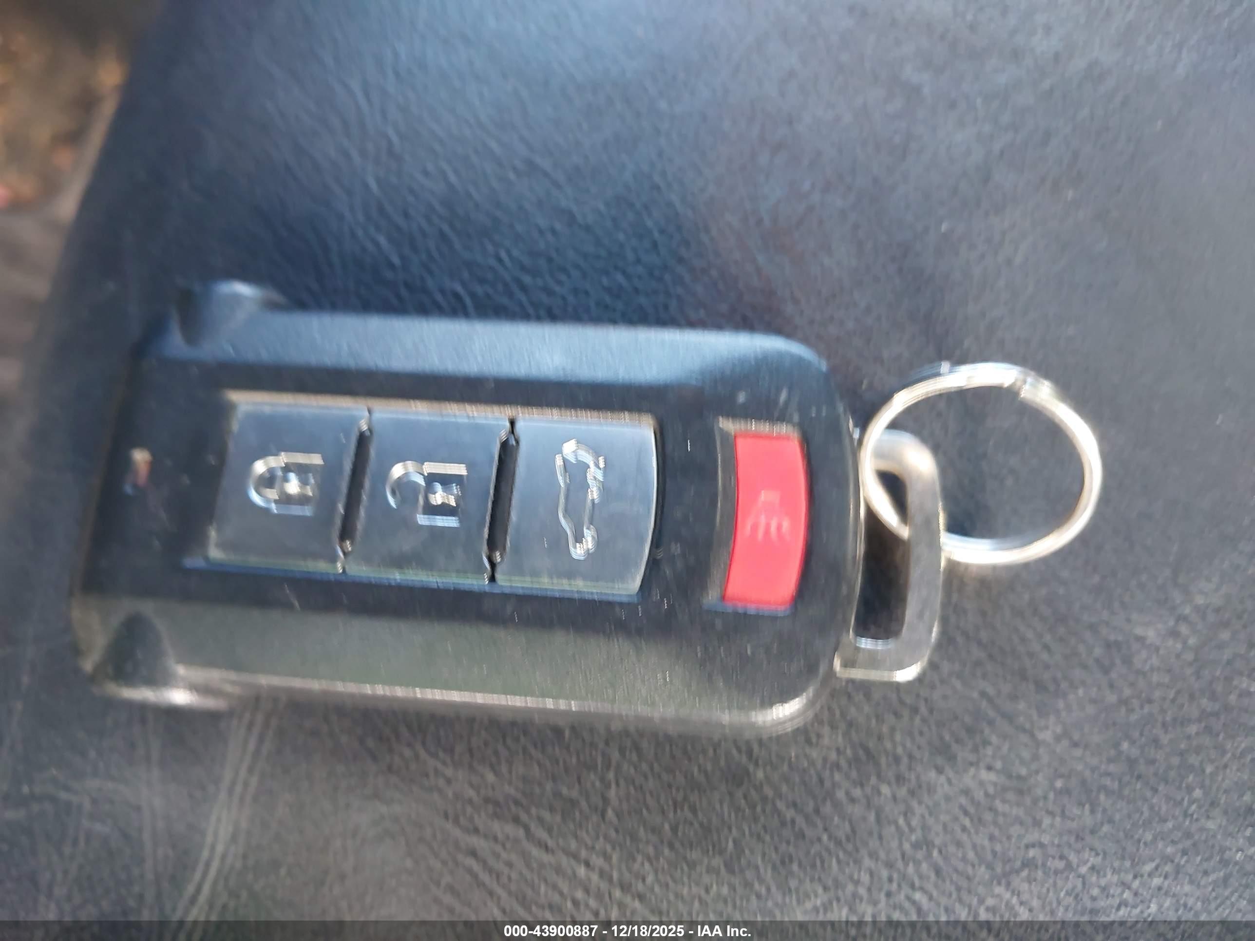 MITSUBISHI OUTLANDER image 11