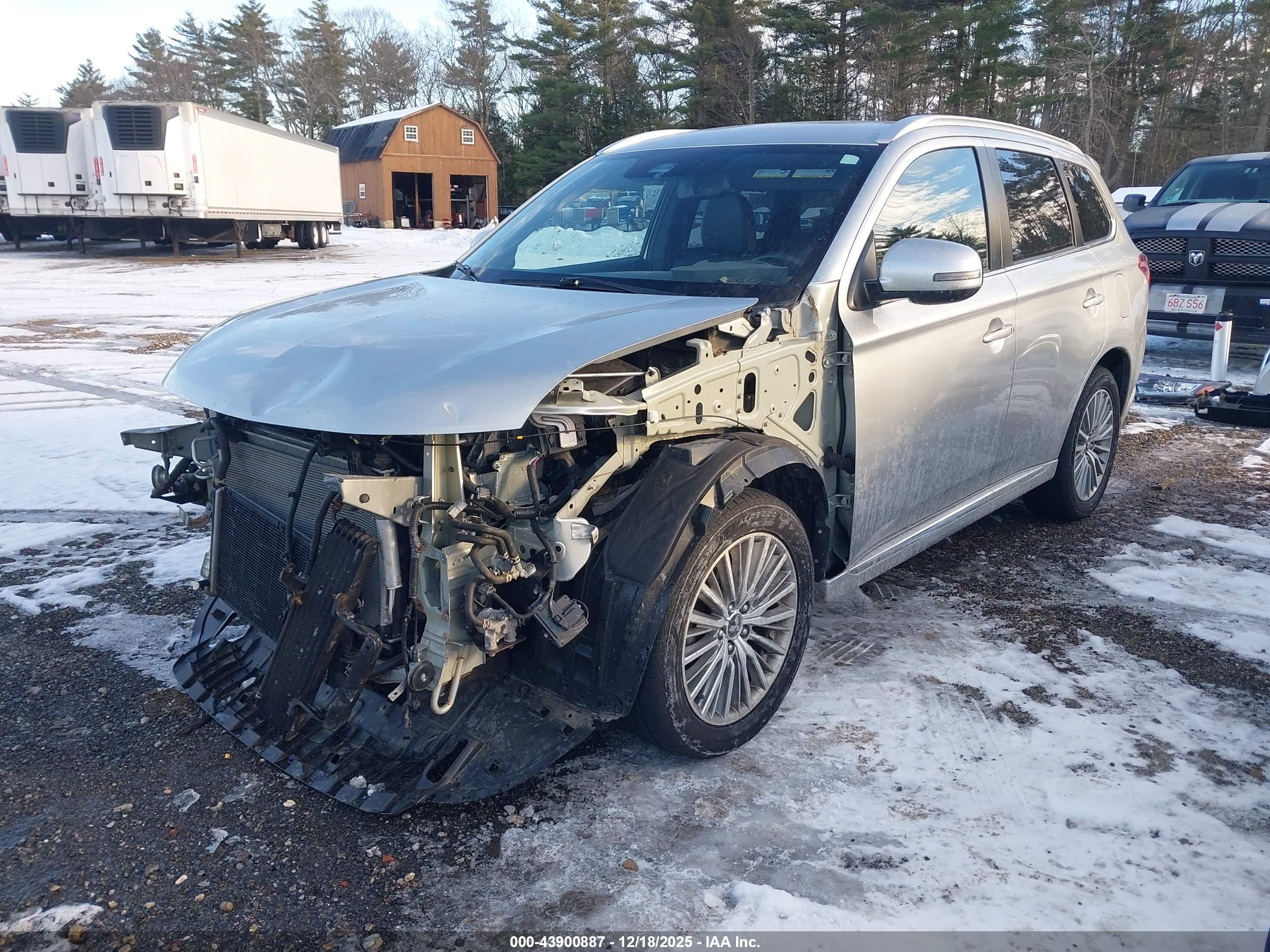 MITSUBISHI OUTLANDER image 6