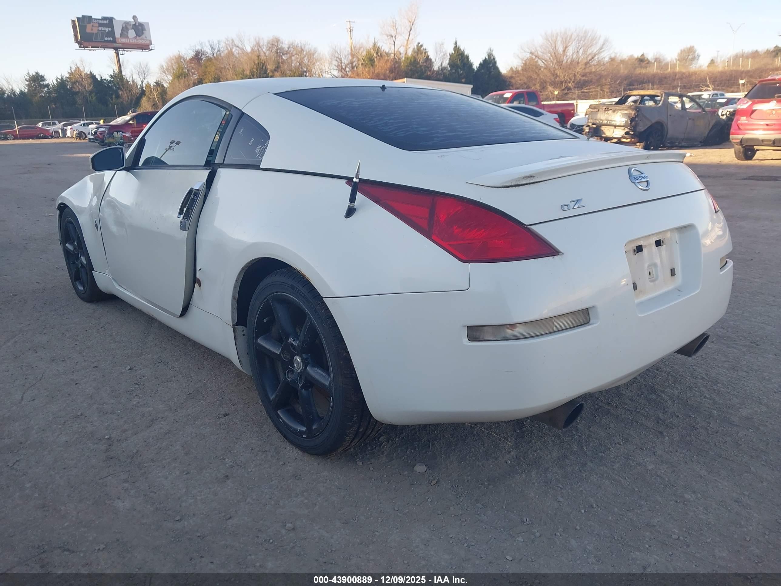 NISSAN 350Z image 3