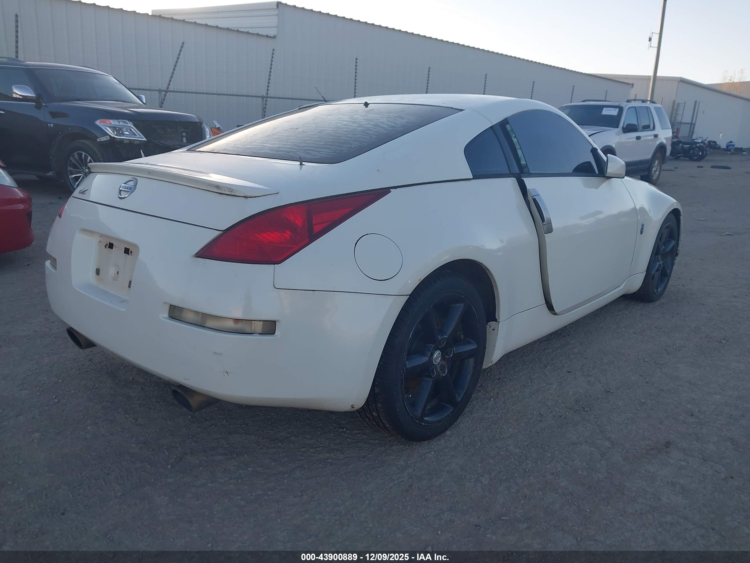 NISSAN 350Z image 4